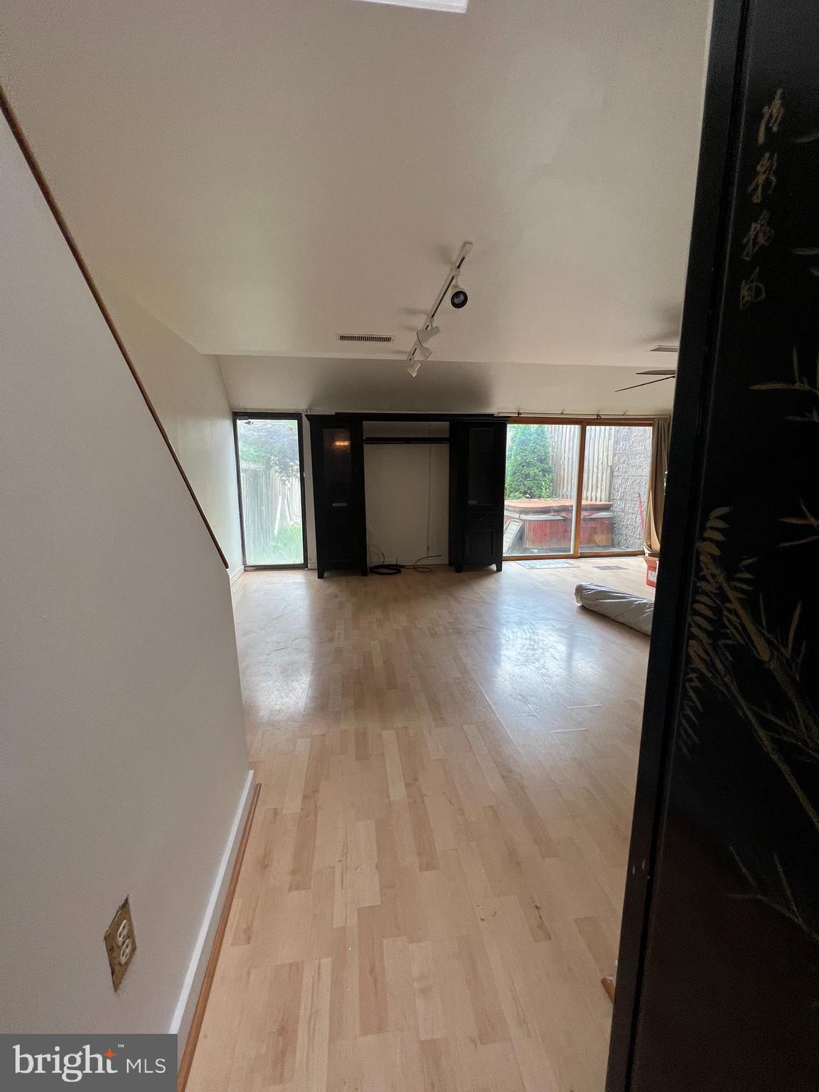 COLD SPRING NEWTOWN - Residential