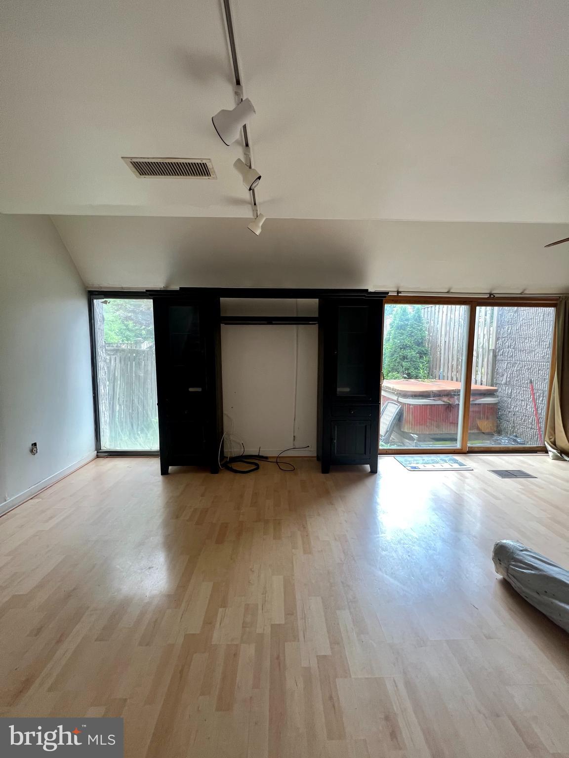 COLD SPRING NEWTOWN - Residential