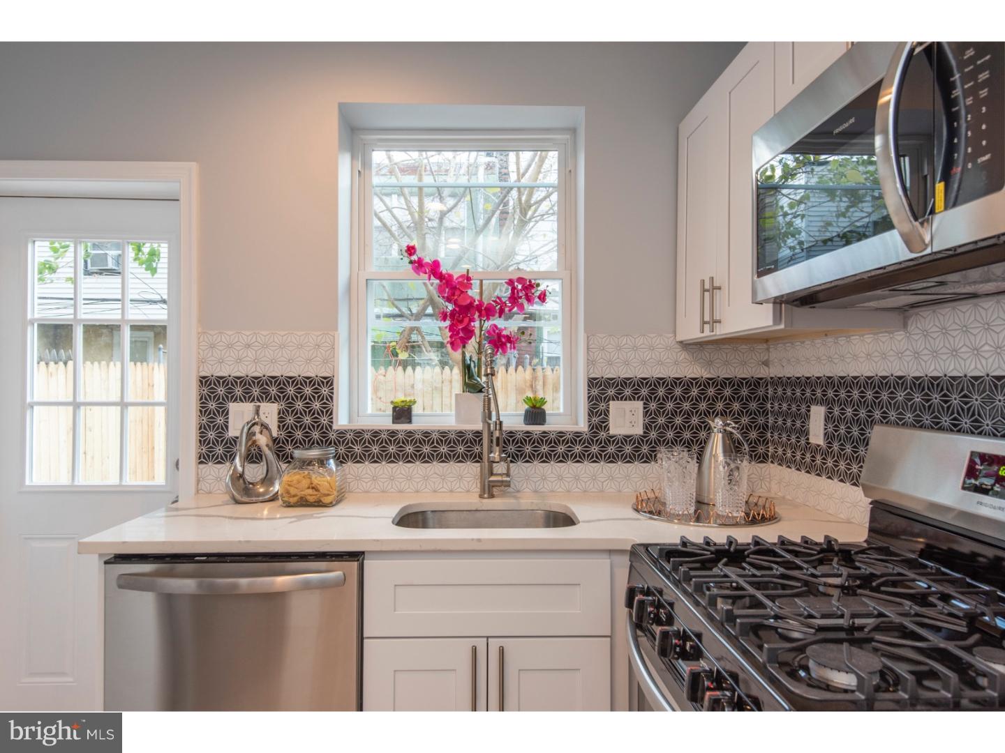 POINT BREEZE - Residential