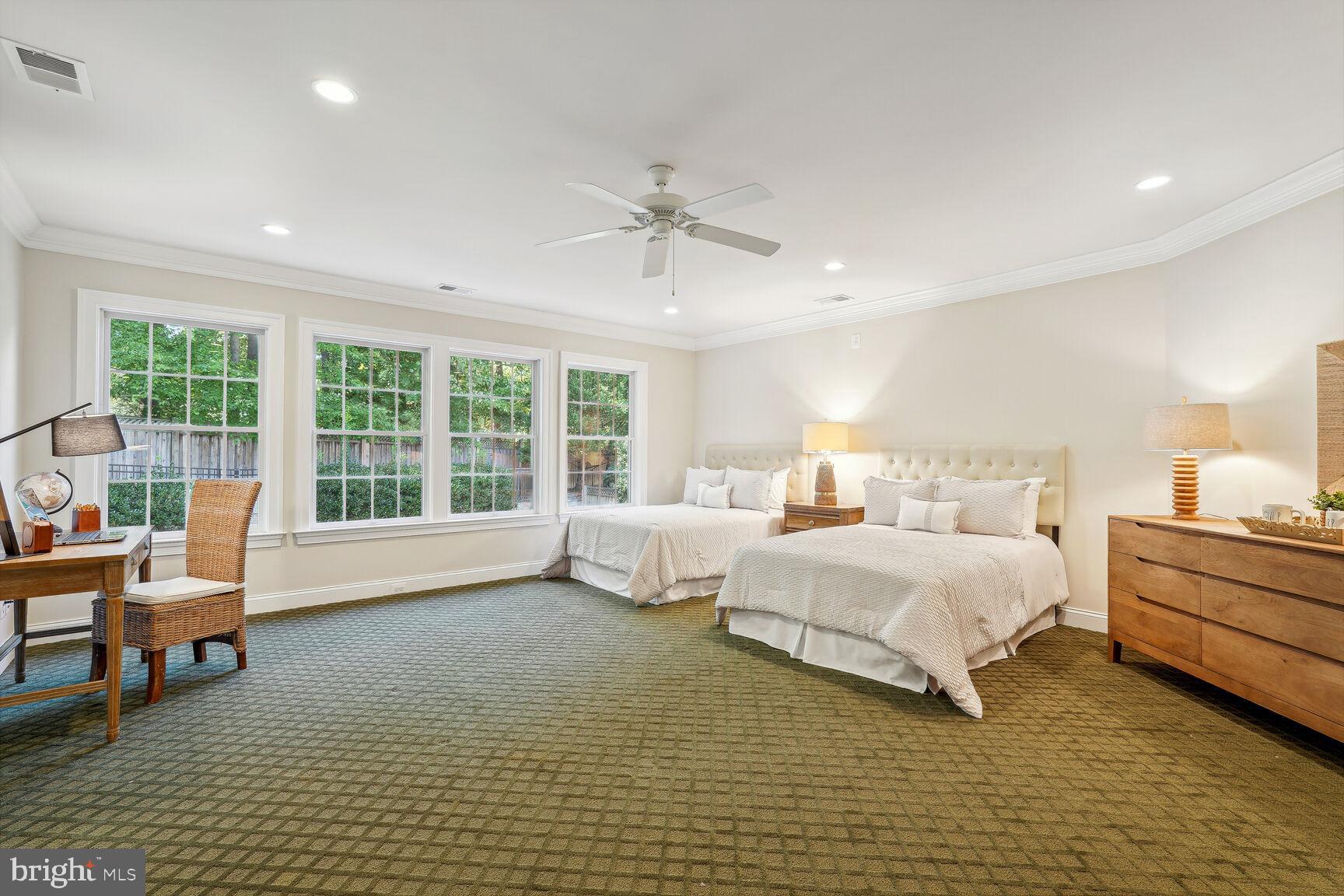 CHALICE CREST - Residential