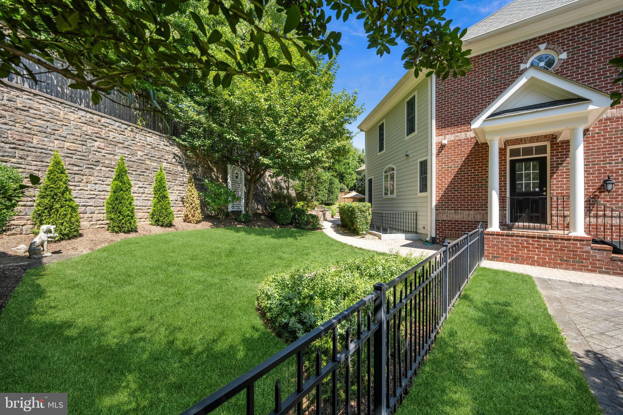 CHALICE CREST - Residential