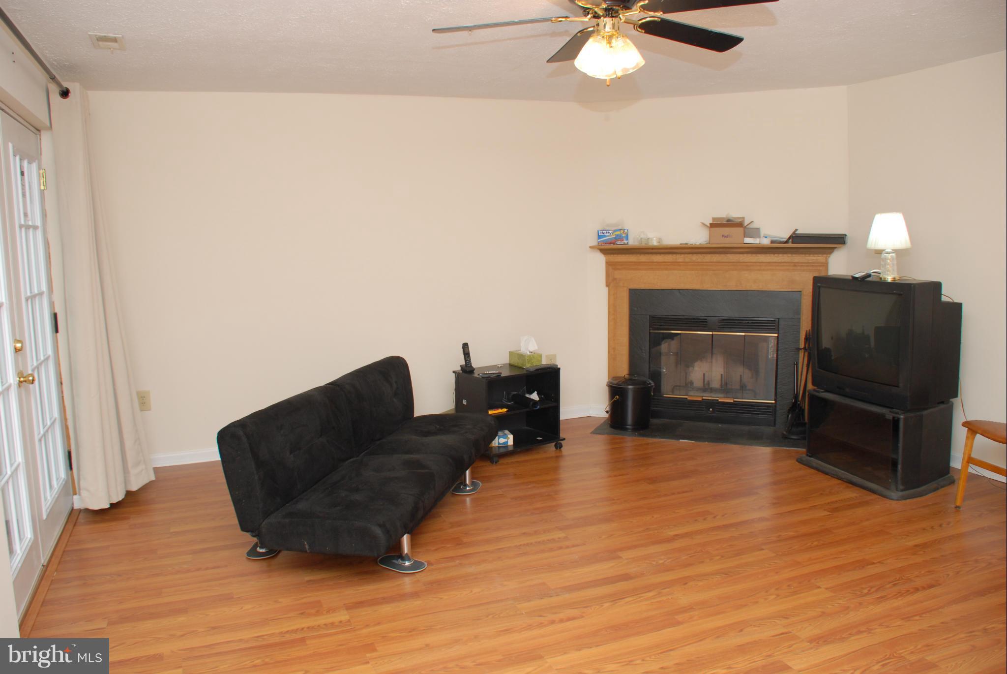 LAUREL GLEN - Residential