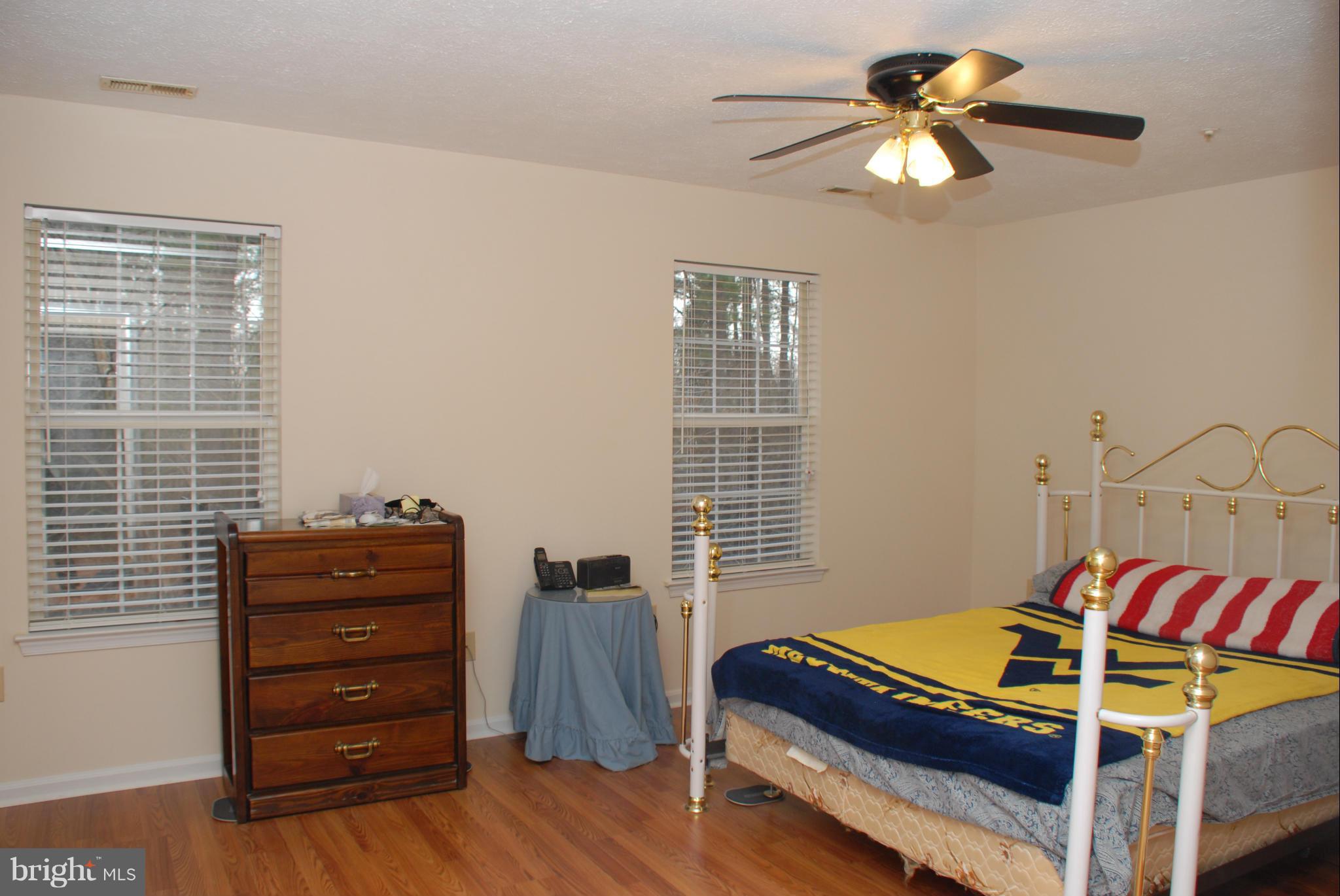 LAUREL GLEN - Residential