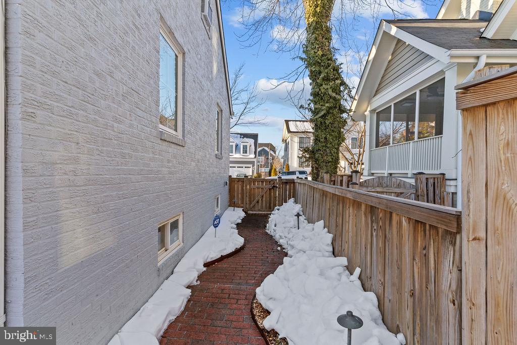 GARDEN CITY - Residential