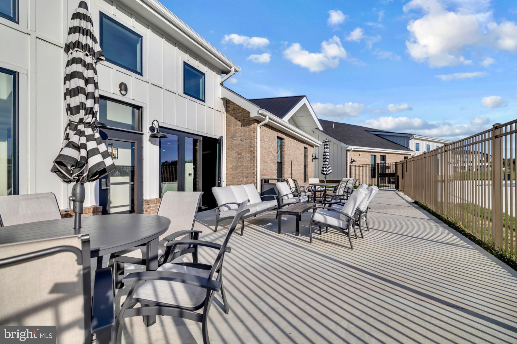 SOUTHLAKE - Residential