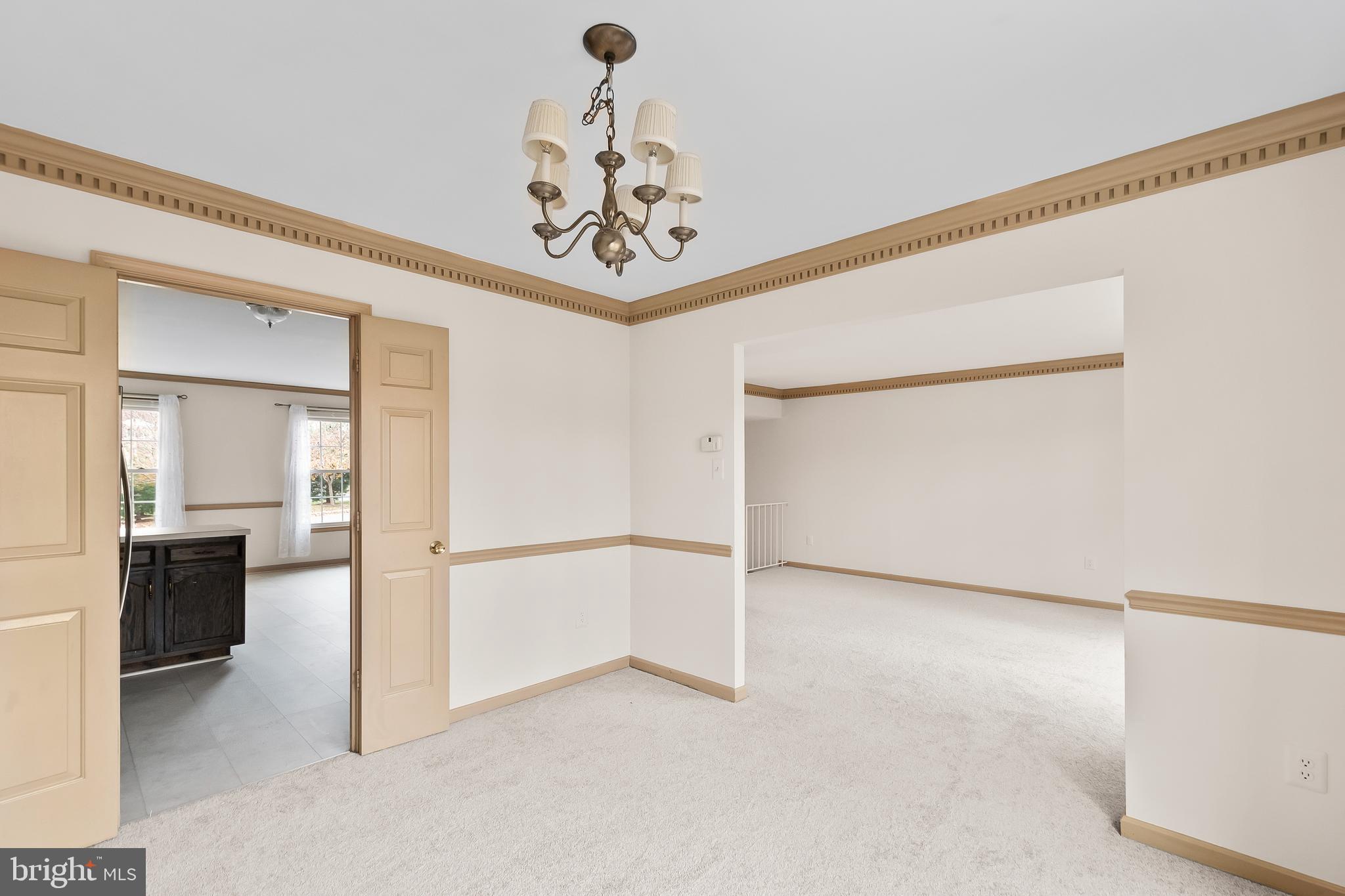 ORANGE HUNT SQUARE - Residential Lease