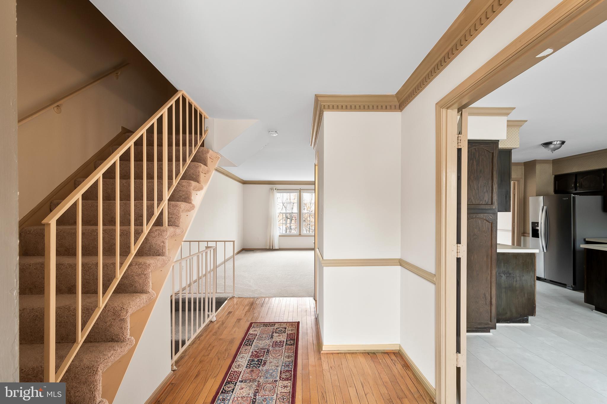 ORANGE HUNT SQUARE - Residential Lease