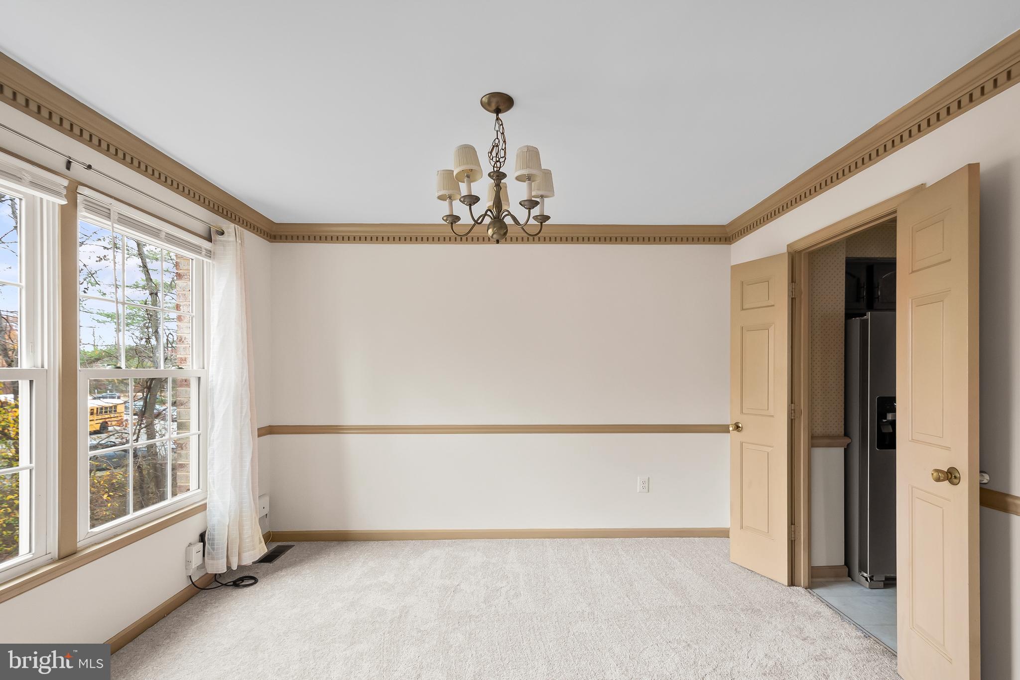 ORANGE HUNT SQUARE - Residential Lease