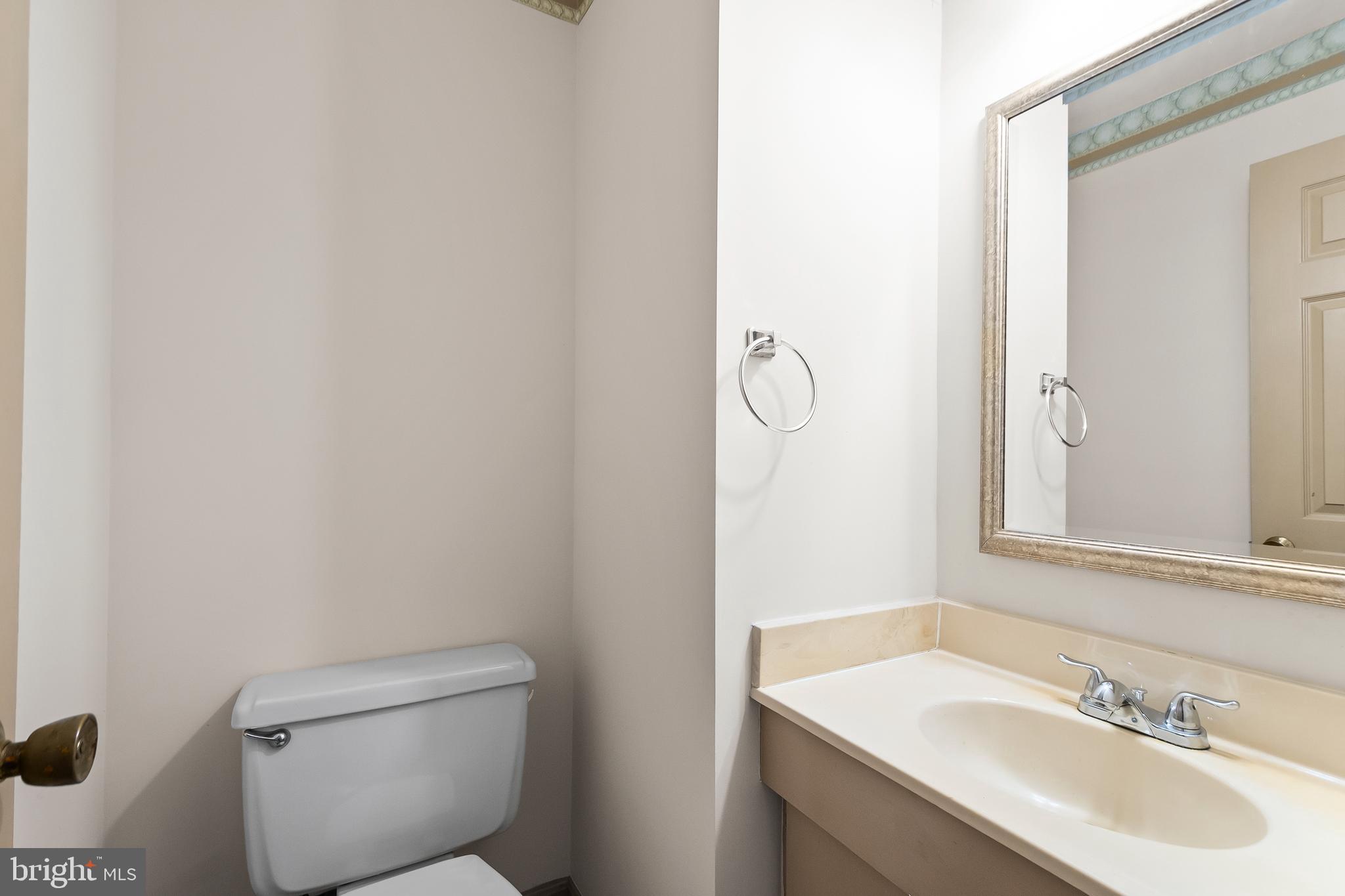 ORANGE HUNT SQUARE - Residential Lease