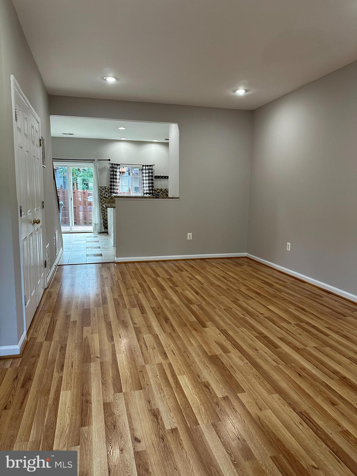 MCNAIR FARMS LANDBAY 11 - Residential Lease