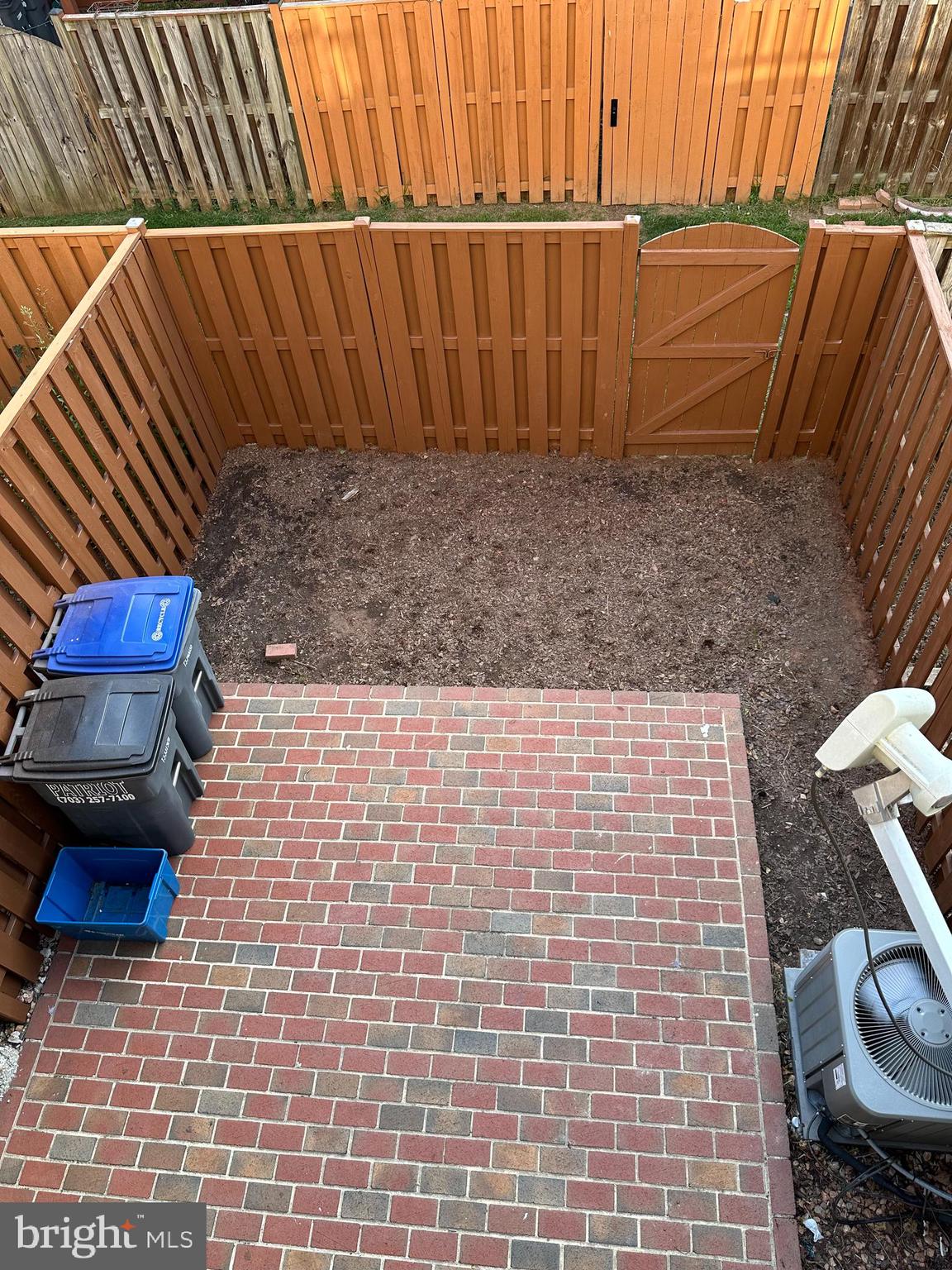 MCNAIR FARMS LANDBAY 11 - Residential Lease