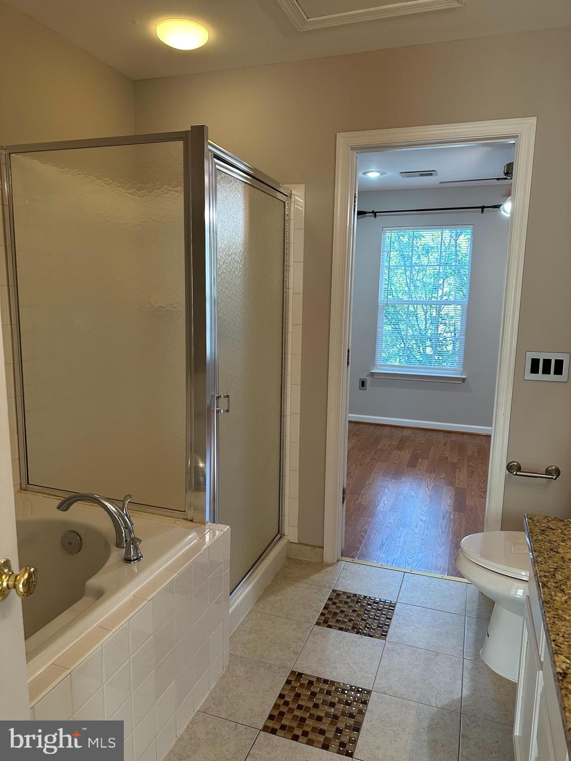 MCNAIR FARMS LANDBAY 11 - Residential Lease