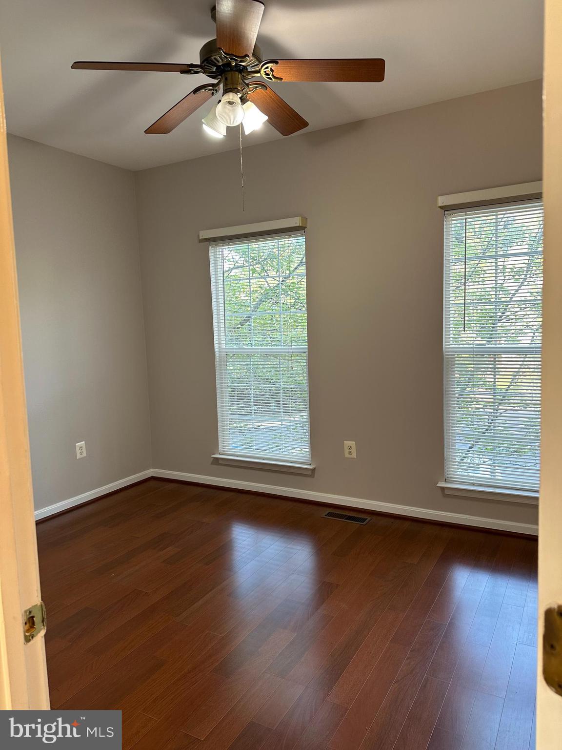 MCNAIR FARMS LANDBAY 11 - Residential Lease