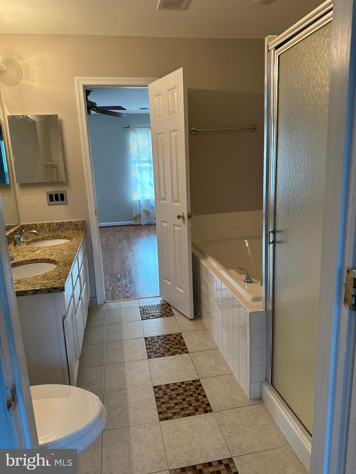 MCNAIR FARMS LANDBAY 11 - Residential Lease