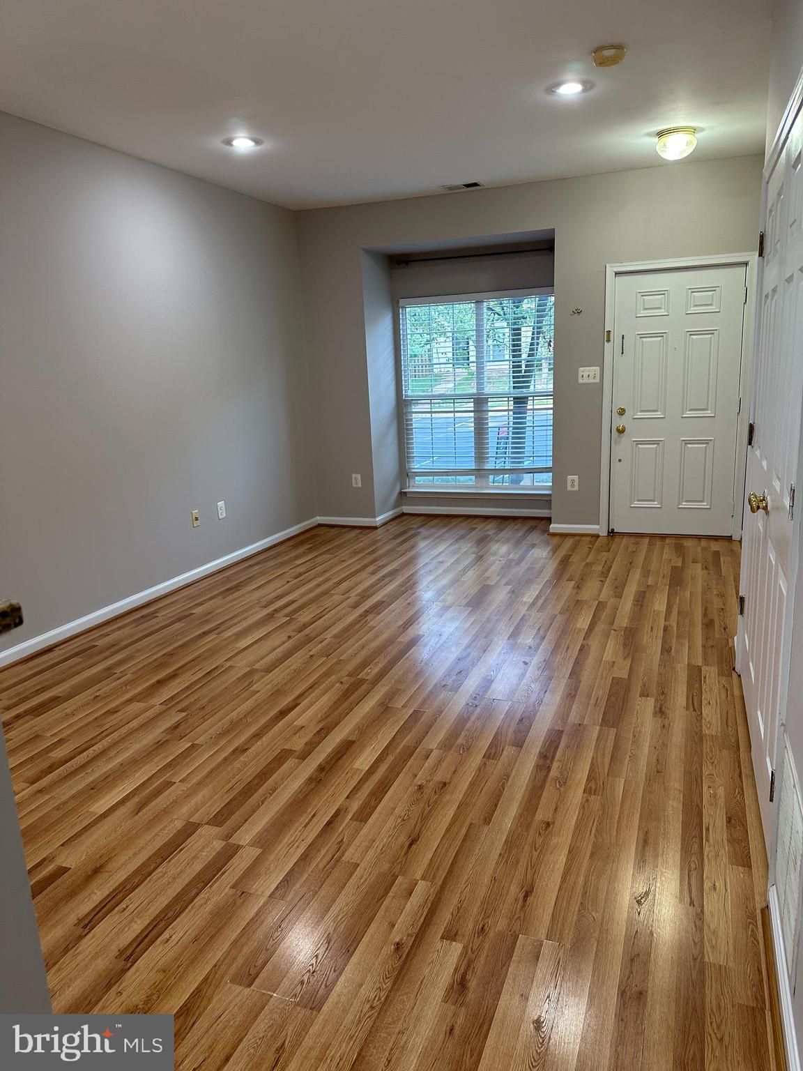 MCNAIR FARMS LANDBAY 11 - Residential Lease