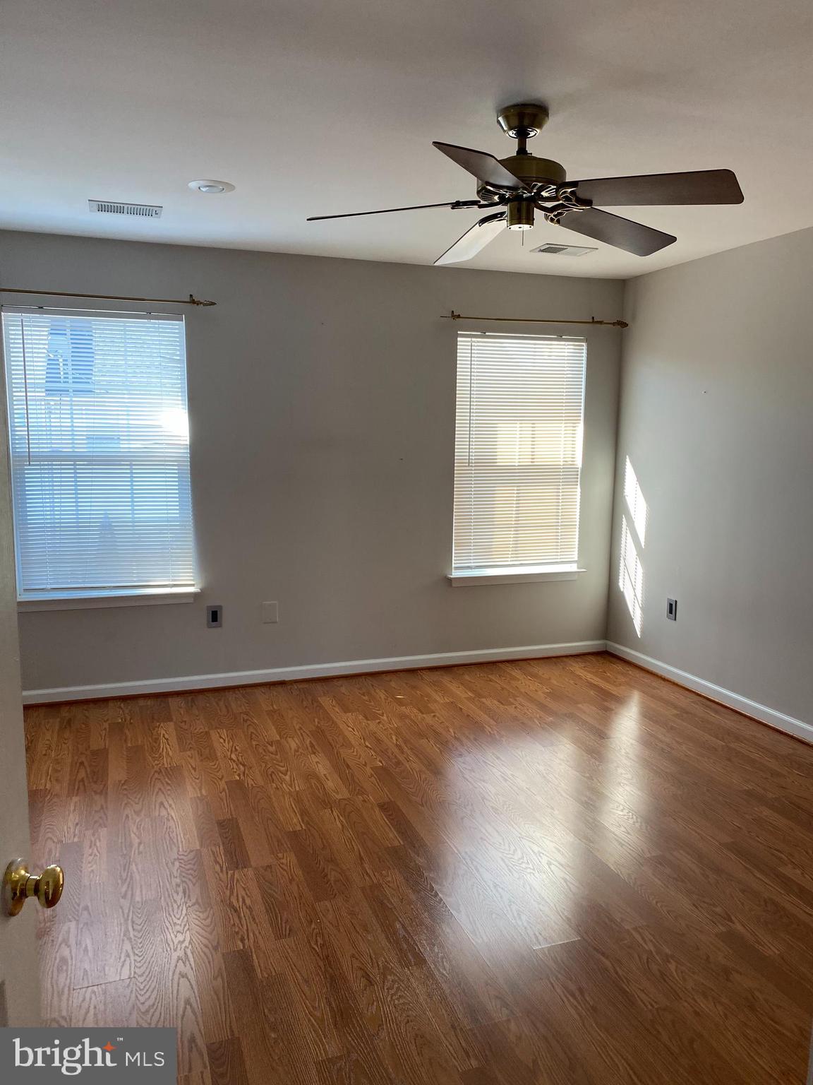 MCNAIR FARMS LANDBAY 11 - Residential Lease