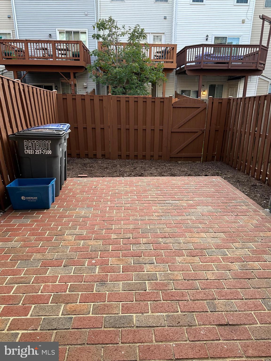 MCNAIR FARMS LANDBAY 11 - Residential Lease