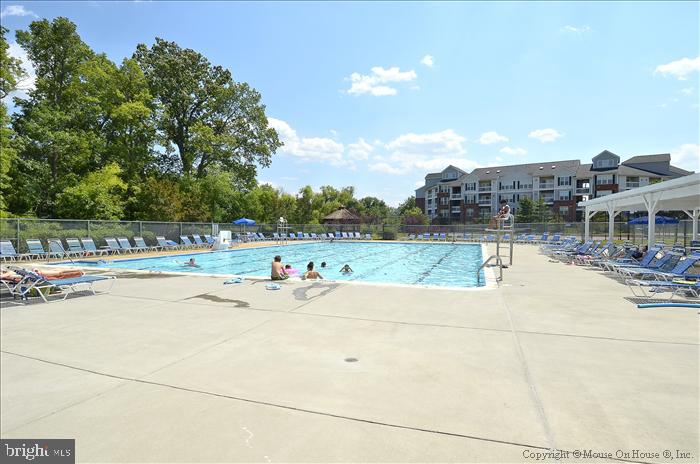 MCNAIR FARMS LANDBAY 11 - Residential Lease