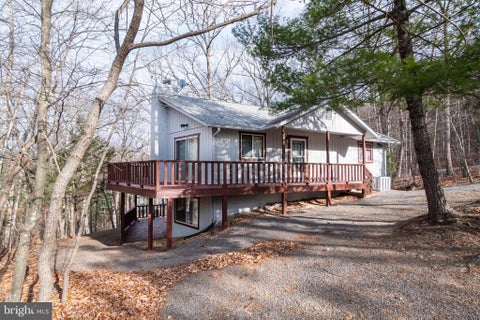 Homes For Sale - 10 Lerner Ln<br/> BASYE, VA 22810