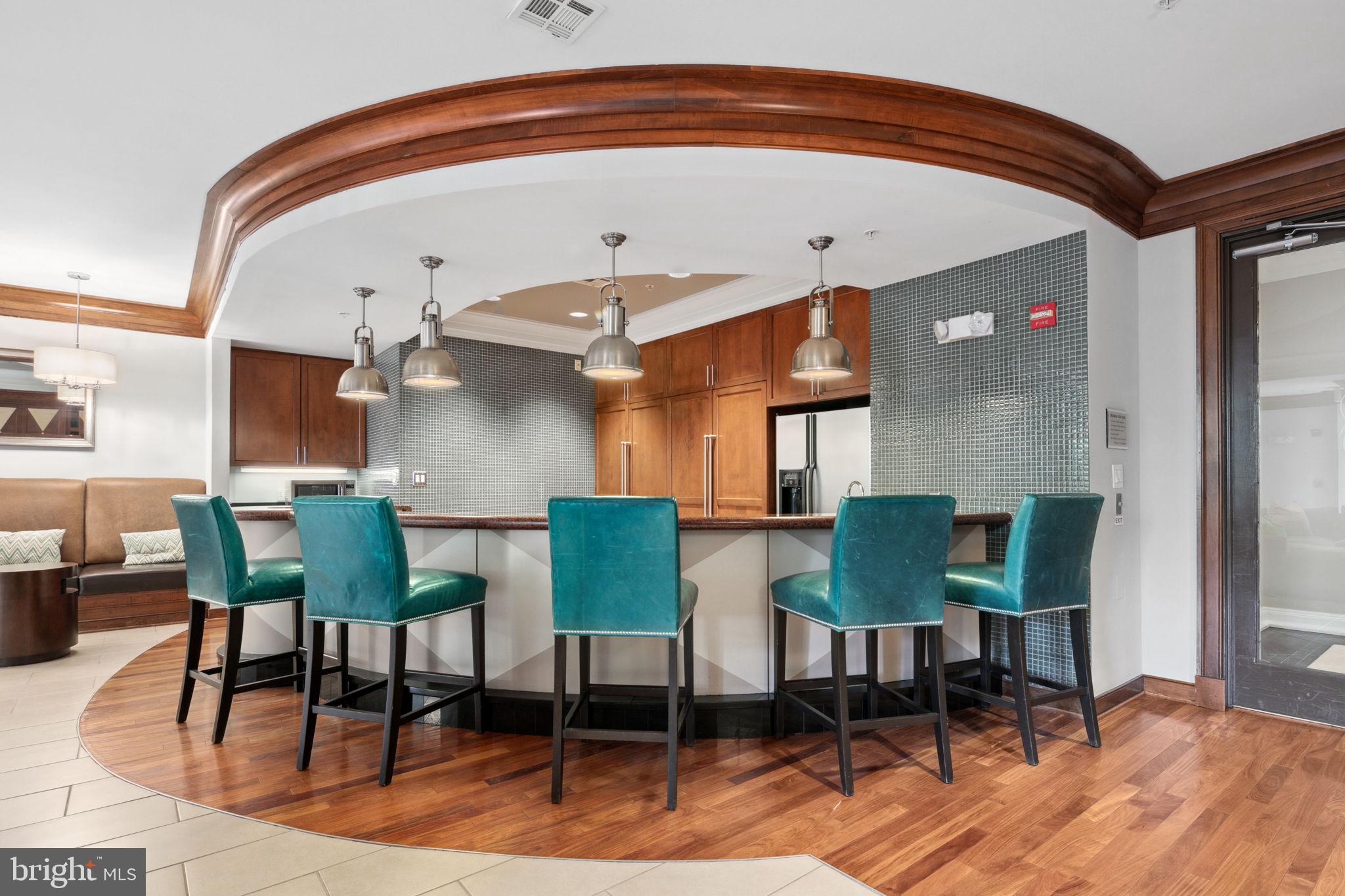 SAVOY AT RESTON TOWN CENTER - Residential