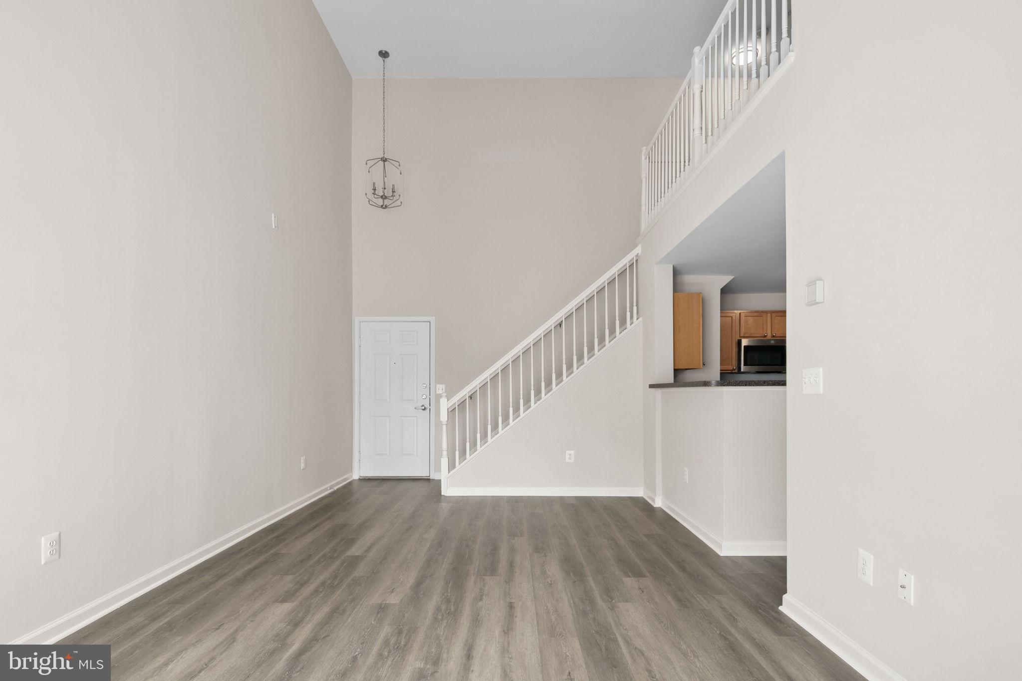 SAVOY AT RESTON TOWN CENTER - Residential