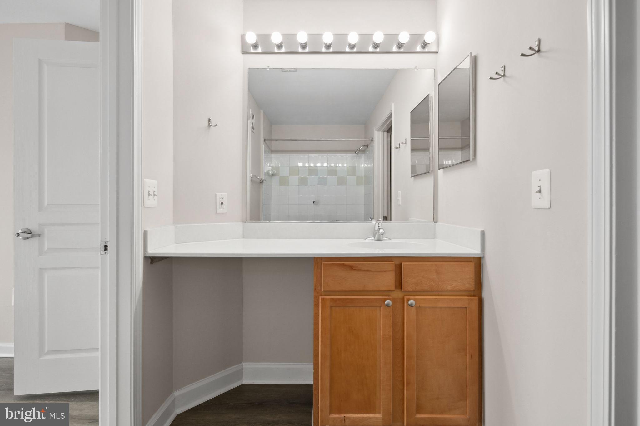 SAVOY AT RESTON TOWN CENTER - Residential