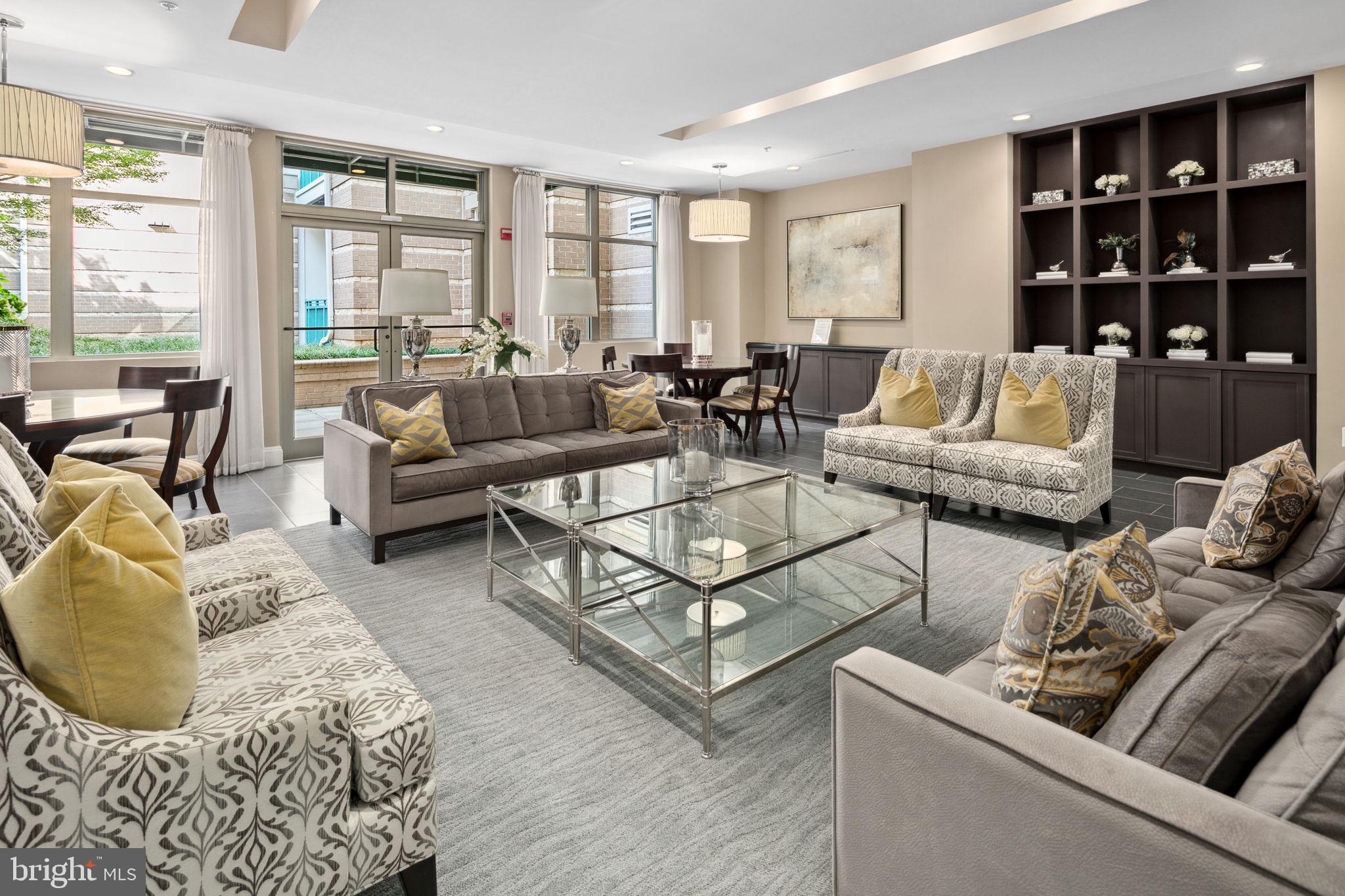 SAVOY AT RESTON TOWN CENTER - Residential