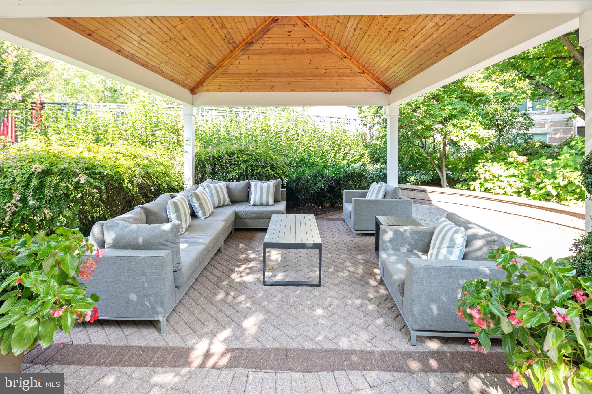 SAVOY AT RESTON TOWN CENTER - Residential