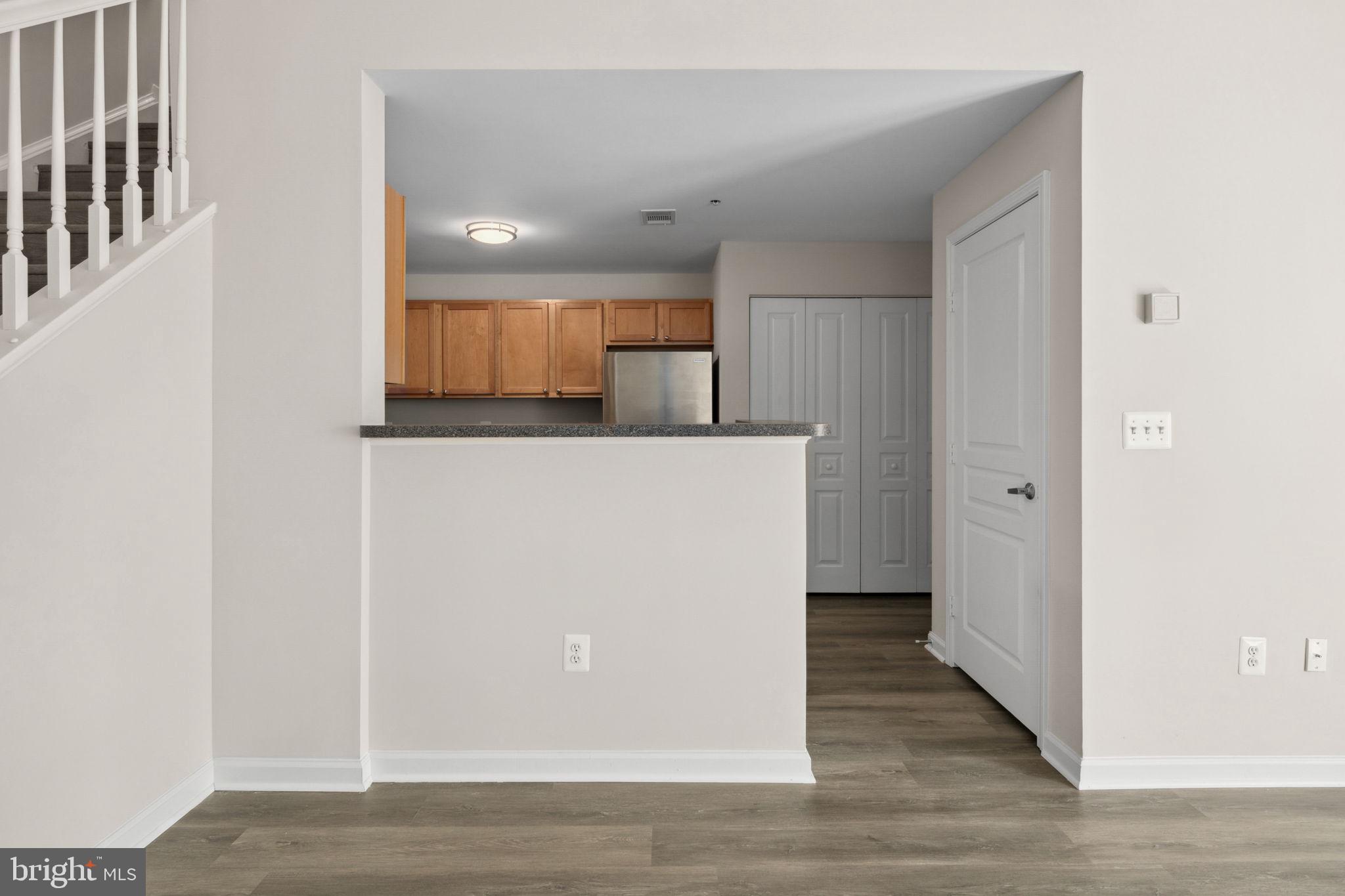 SAVOY AT RESTON TOWN CENTER - Residential