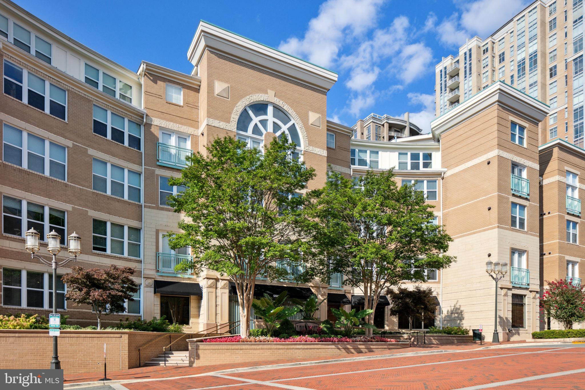 SAVOY AT RESTON TOWN CENTER - Residential