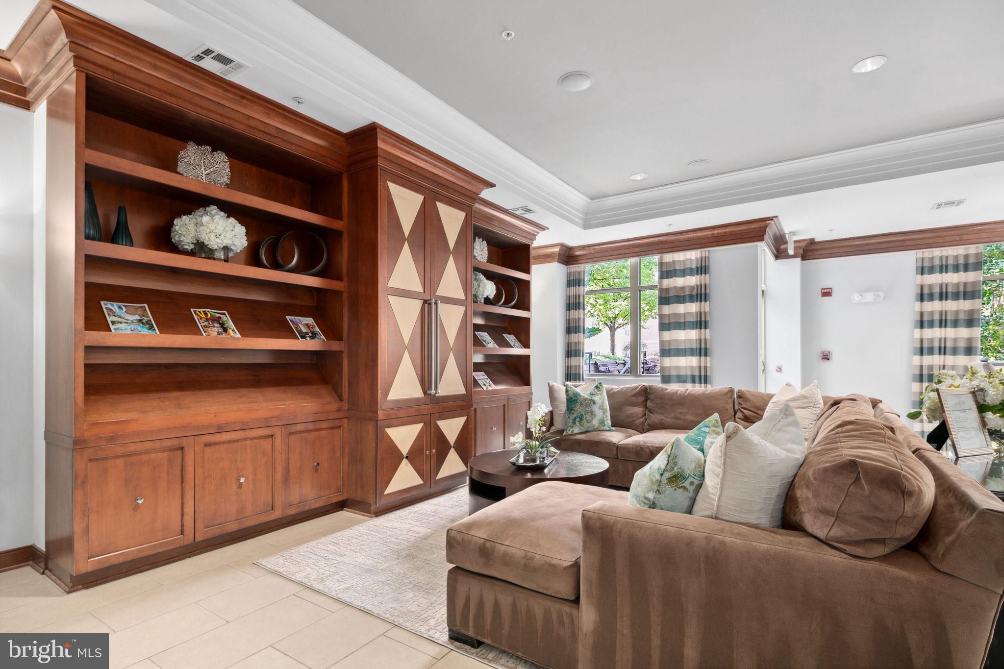 SAVOY AT RESTON TOWN CENTER - Residential