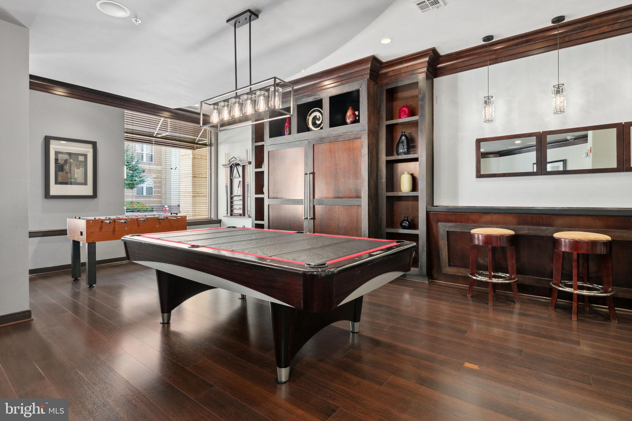 SAVOY AT RESTON TOWN CENTER - Residential