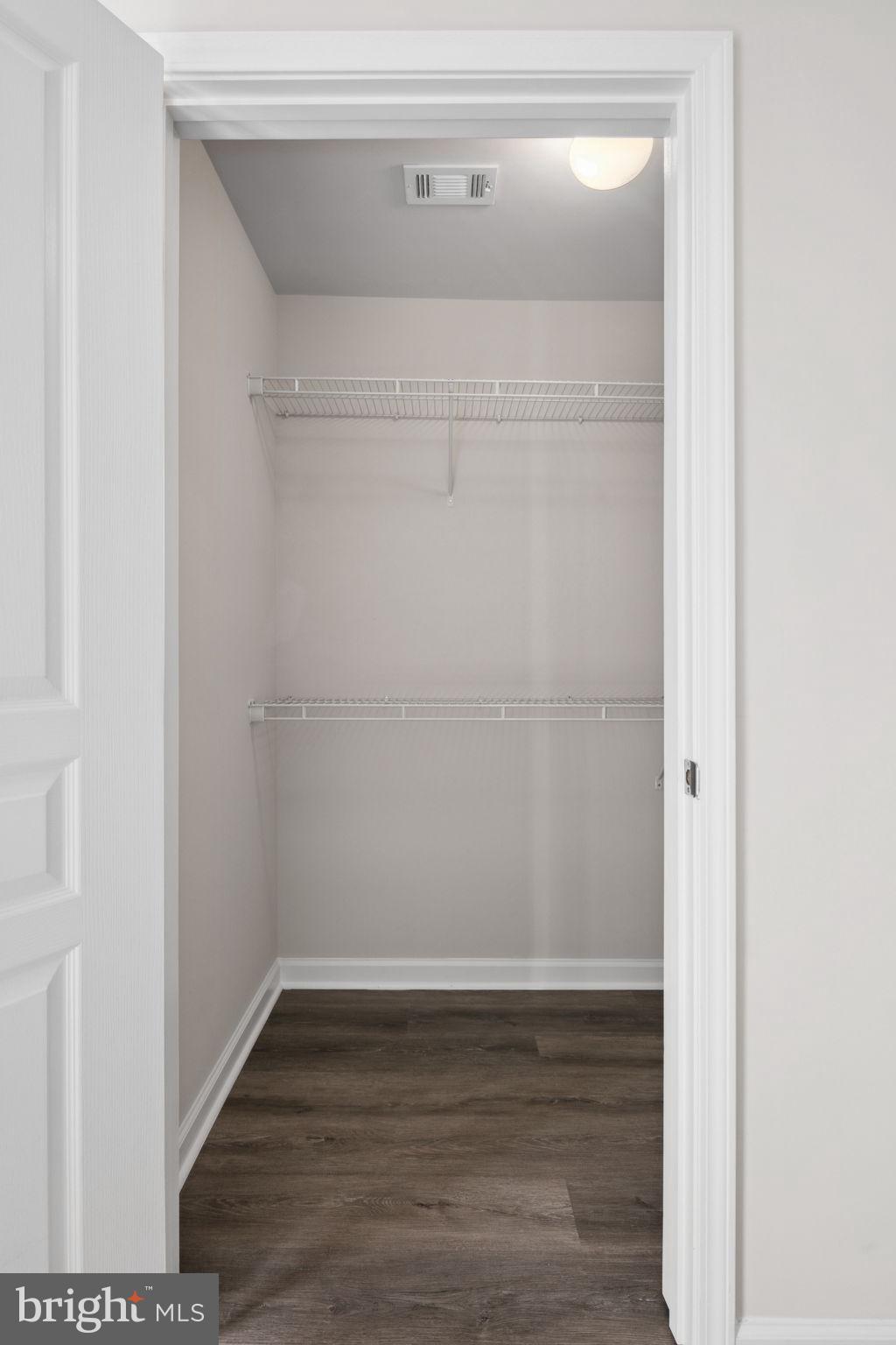 SAVOY AT RESTON TOWN CENTER - Residential