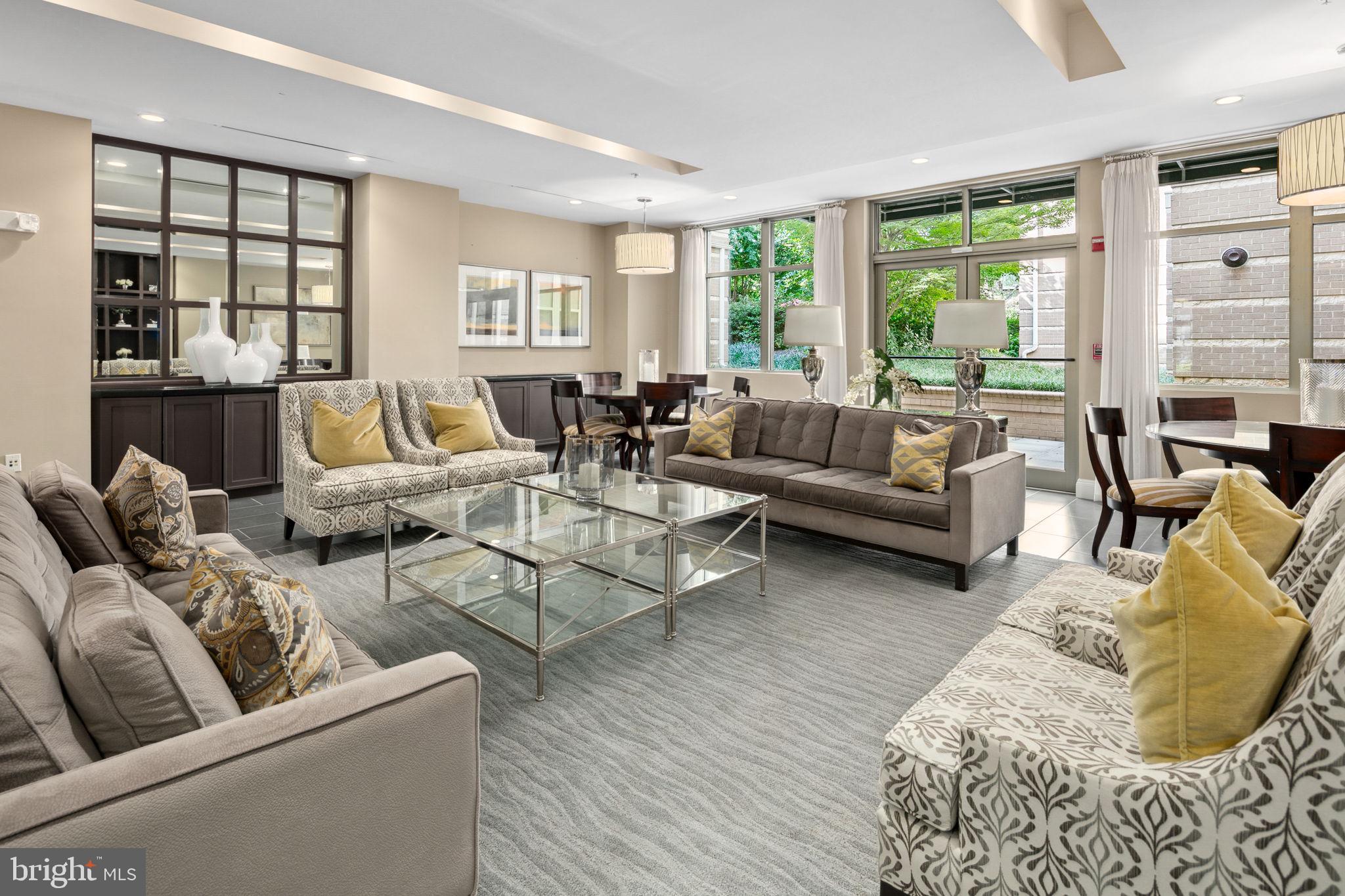 SAVOY AT RESTON TOWN CENTER - Residential