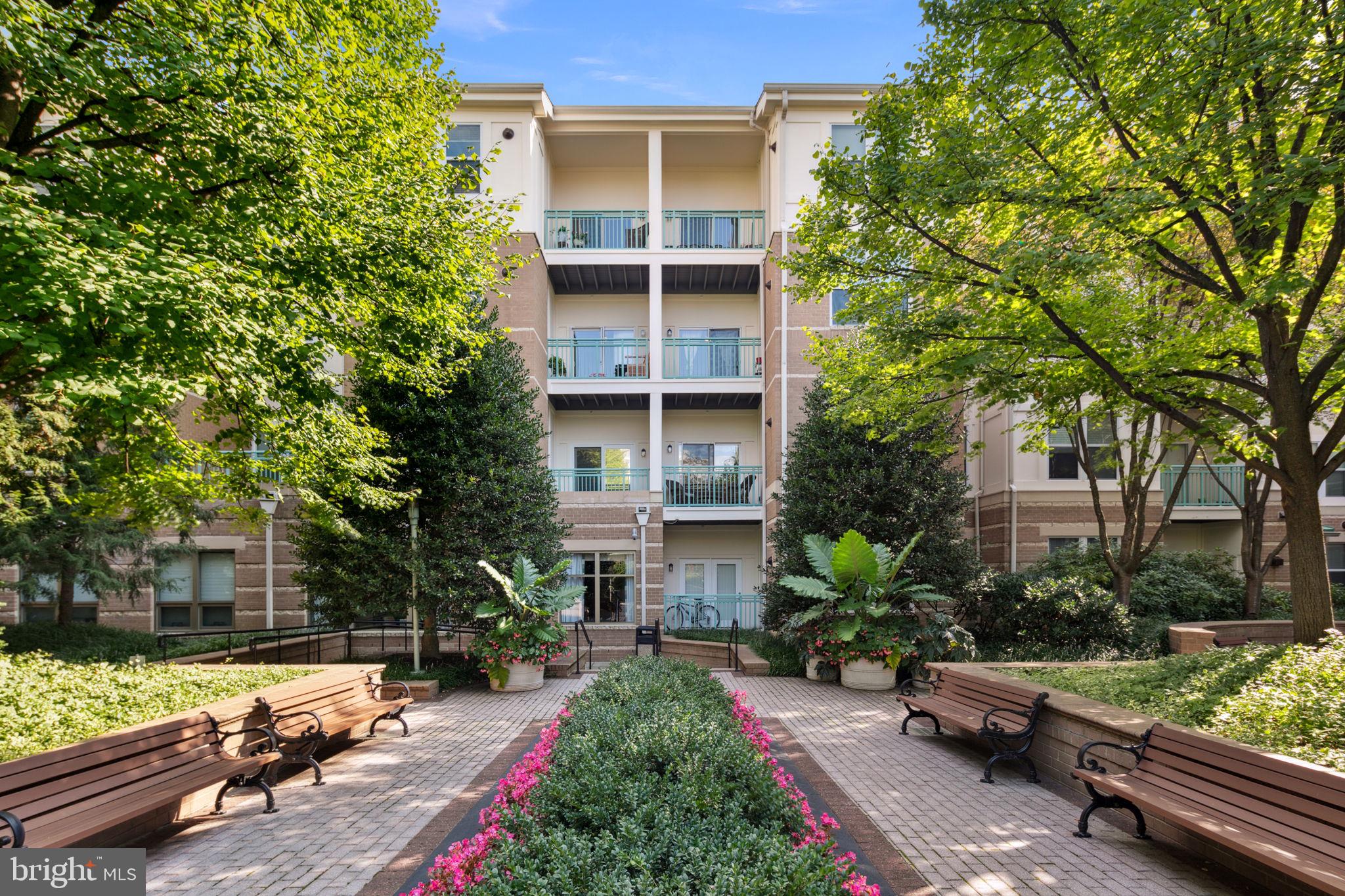 SAVOY AT RESTON TOWN CENTER - Residential