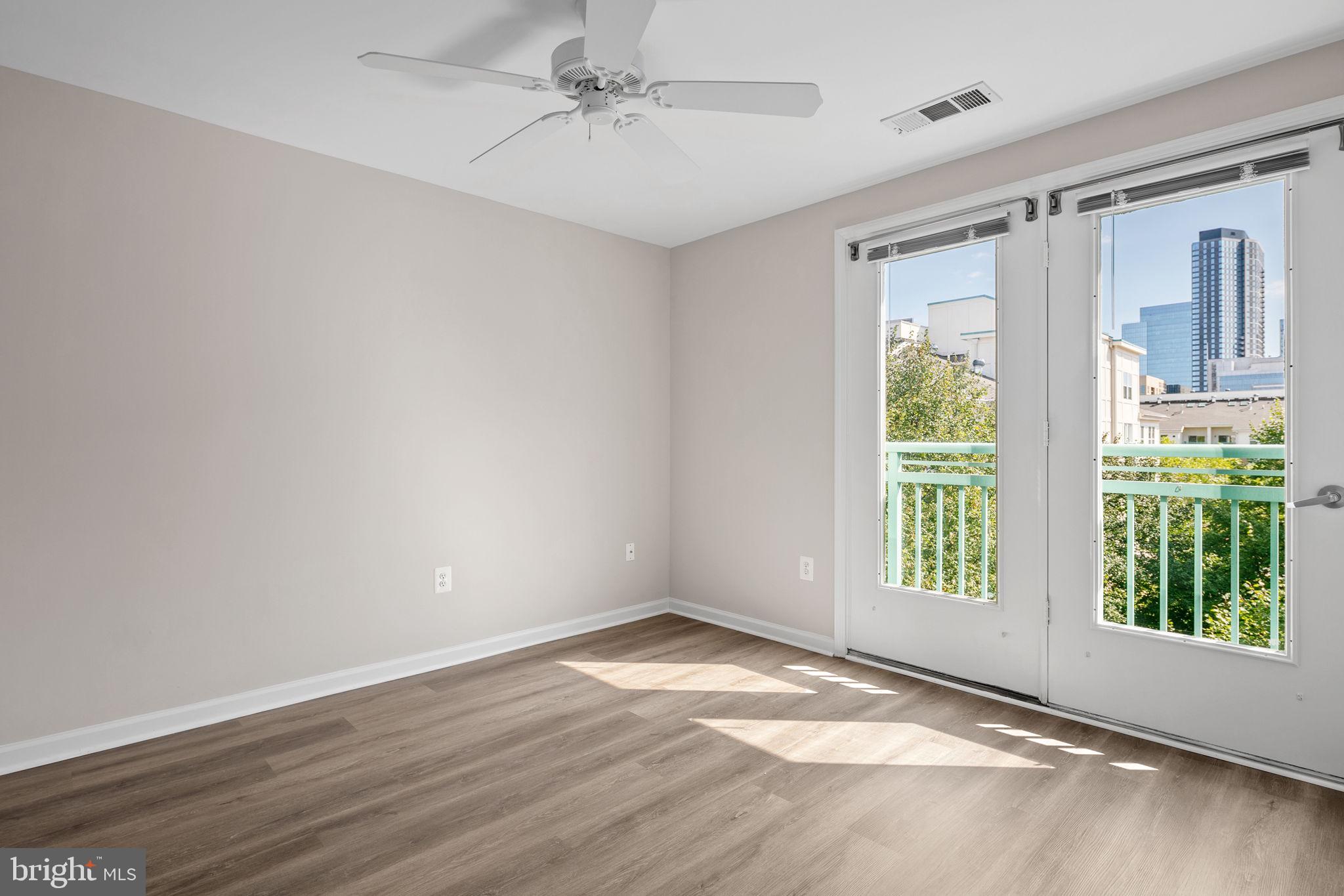 SAVOY AT RESTON TOWN CENTER - Residential