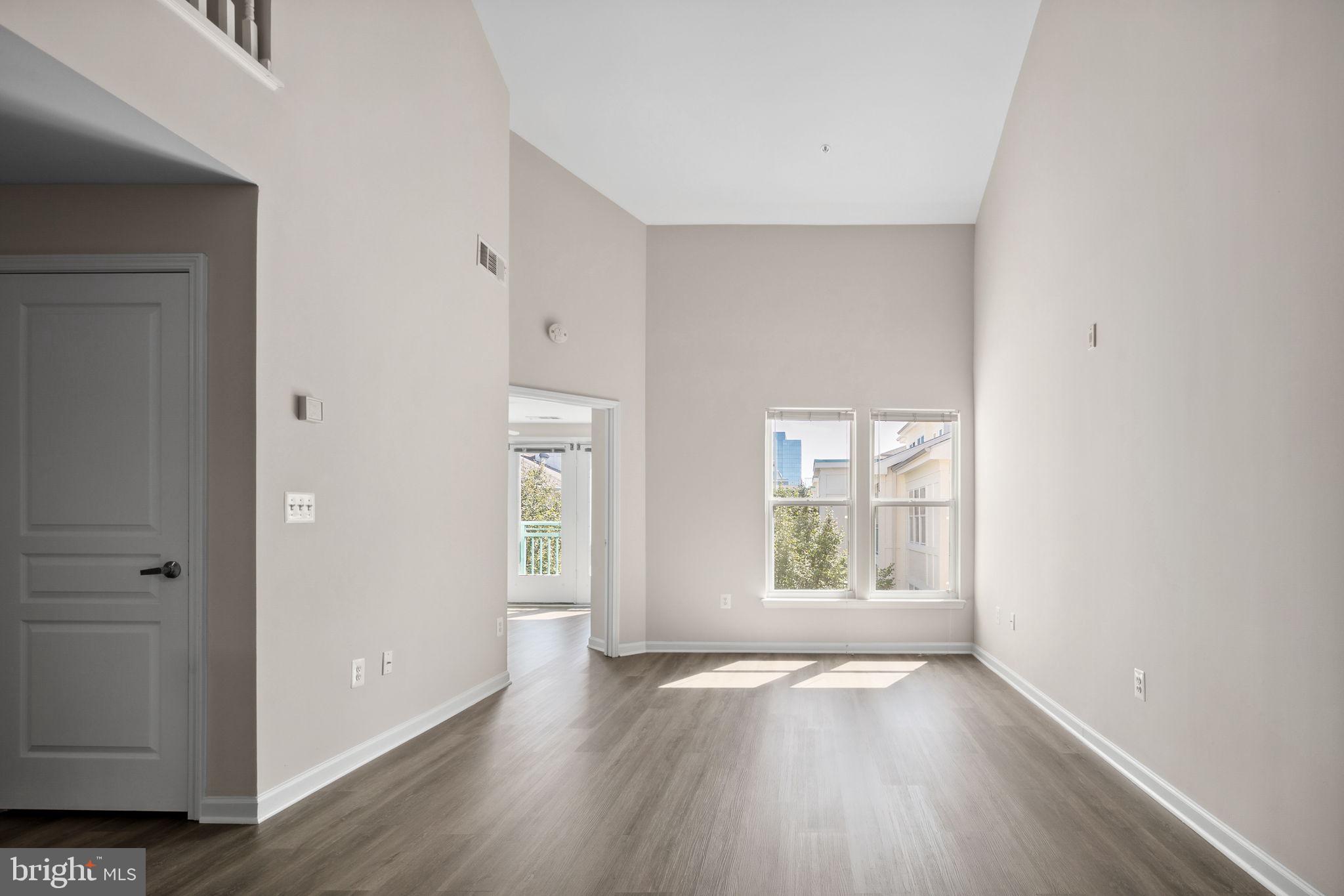 SAVOY AT RESTON TOWN CENTER - Residential