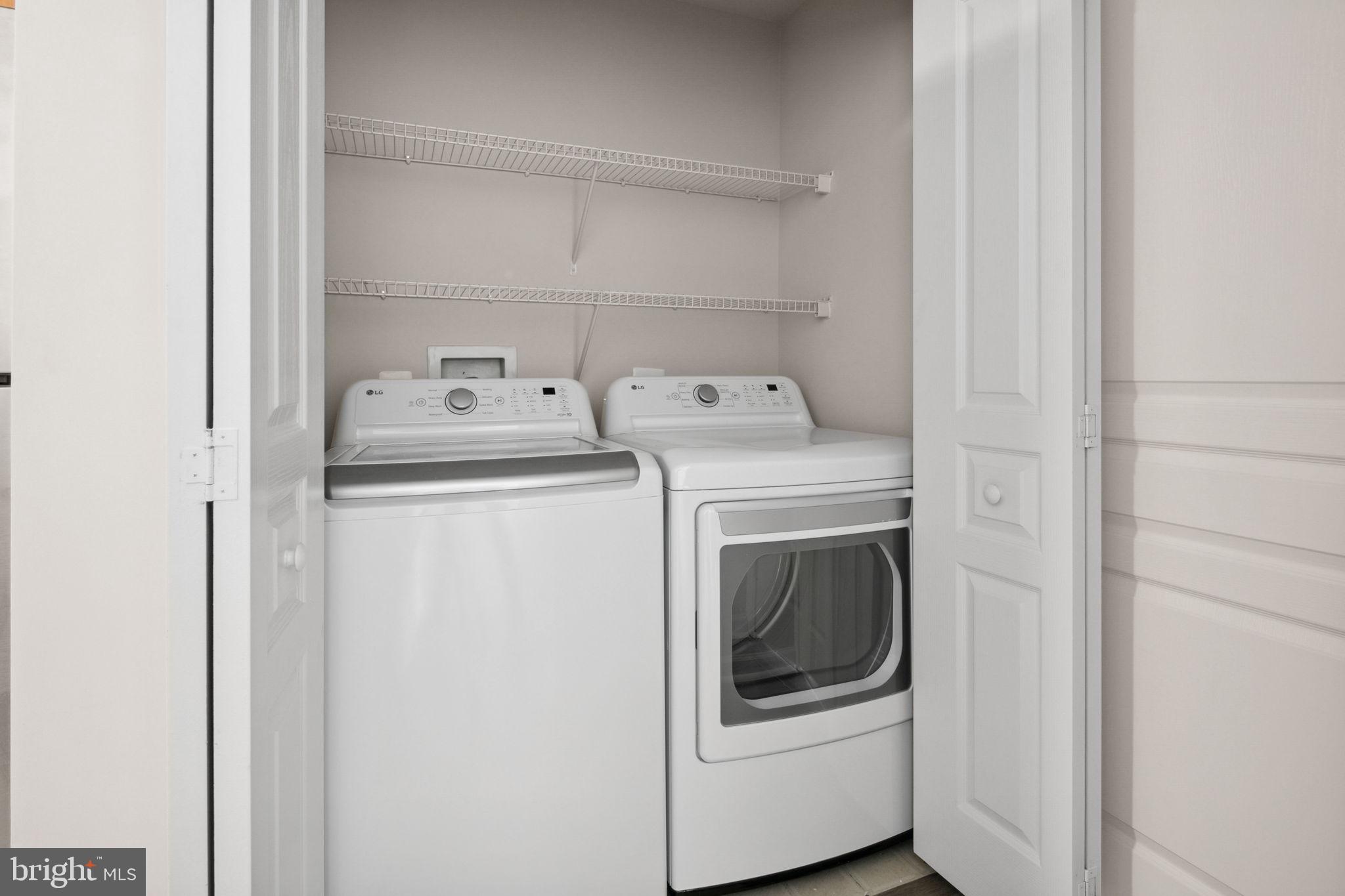 SAVOY AT RESTON TOWN CENTER - Residential