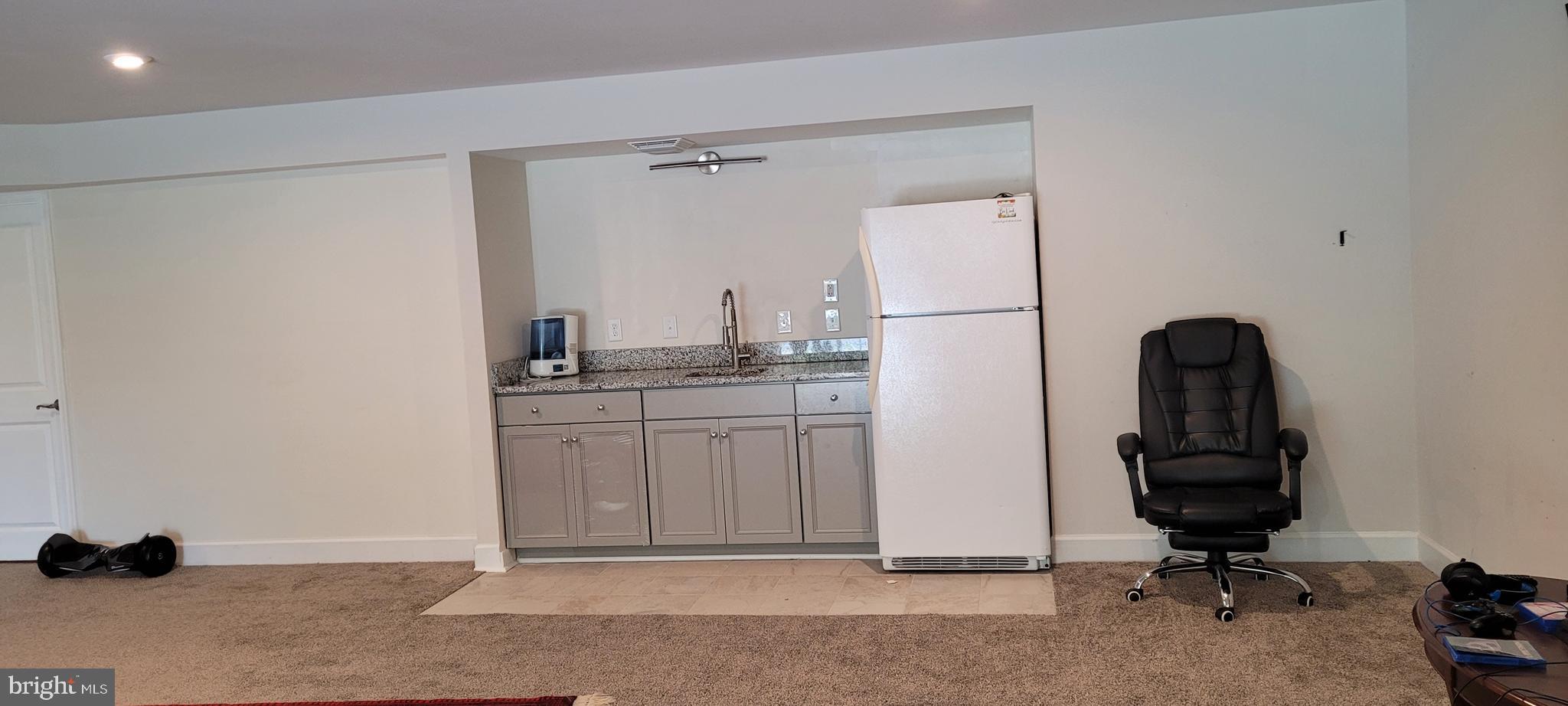 EMBREY MILL - Residential Lease