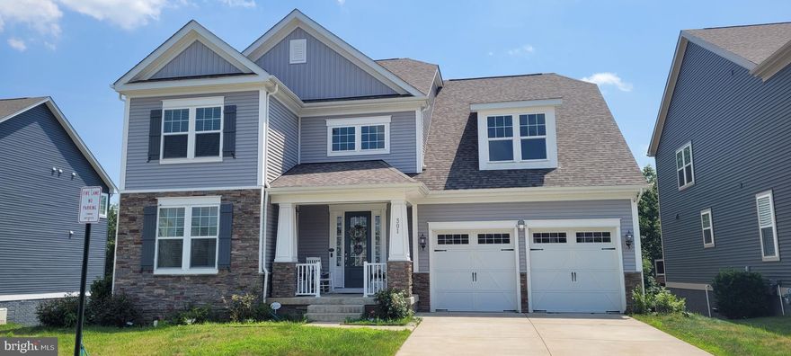 Basement for Rent, Fully finished, Large Rec room with 1 Bedroom, closet, window, full bath, Kitchenette with new Refrigerator. Private entrance, rear entrance, fenced back yard. Plenty of street parking.