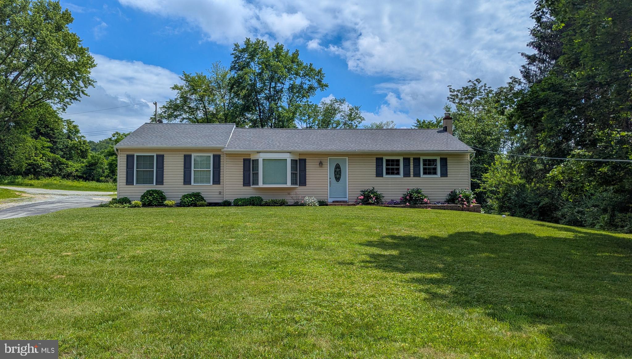 1298 E KINGS HIGHWAY