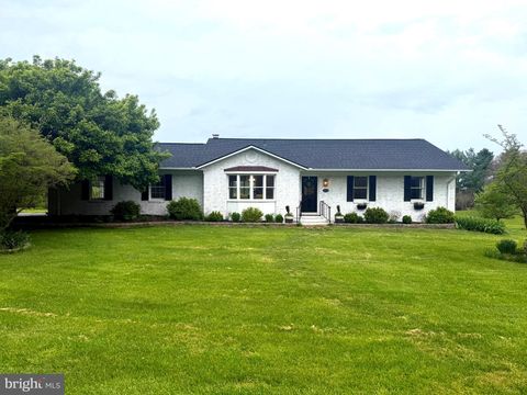 16045 HAMILTON STATION ROAD WATERFORD VA 20197