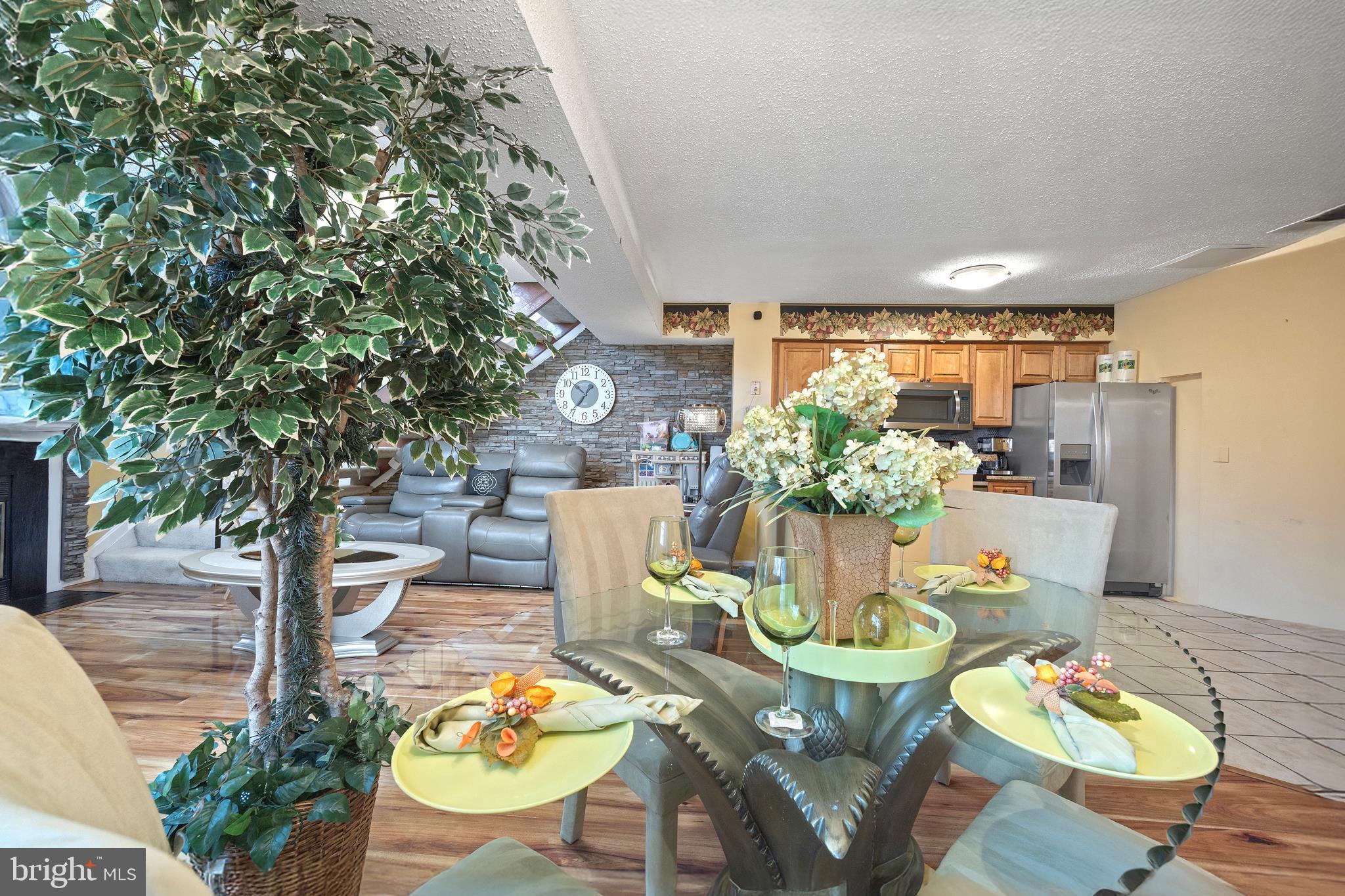 THE TIERS OF LAUREL LAKE - Residential