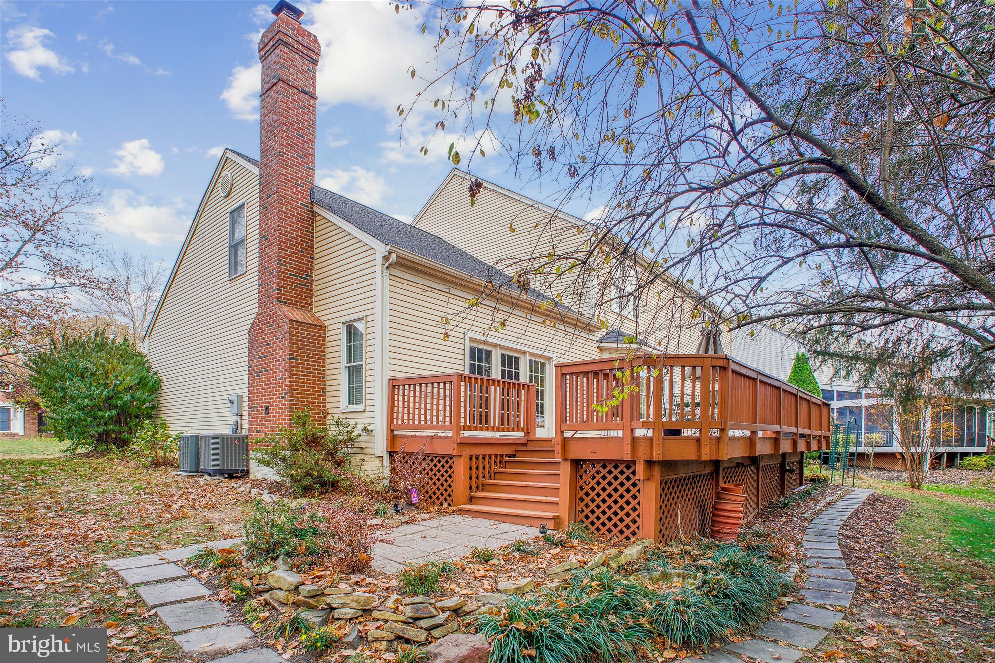 MONROE MANOR - Residential