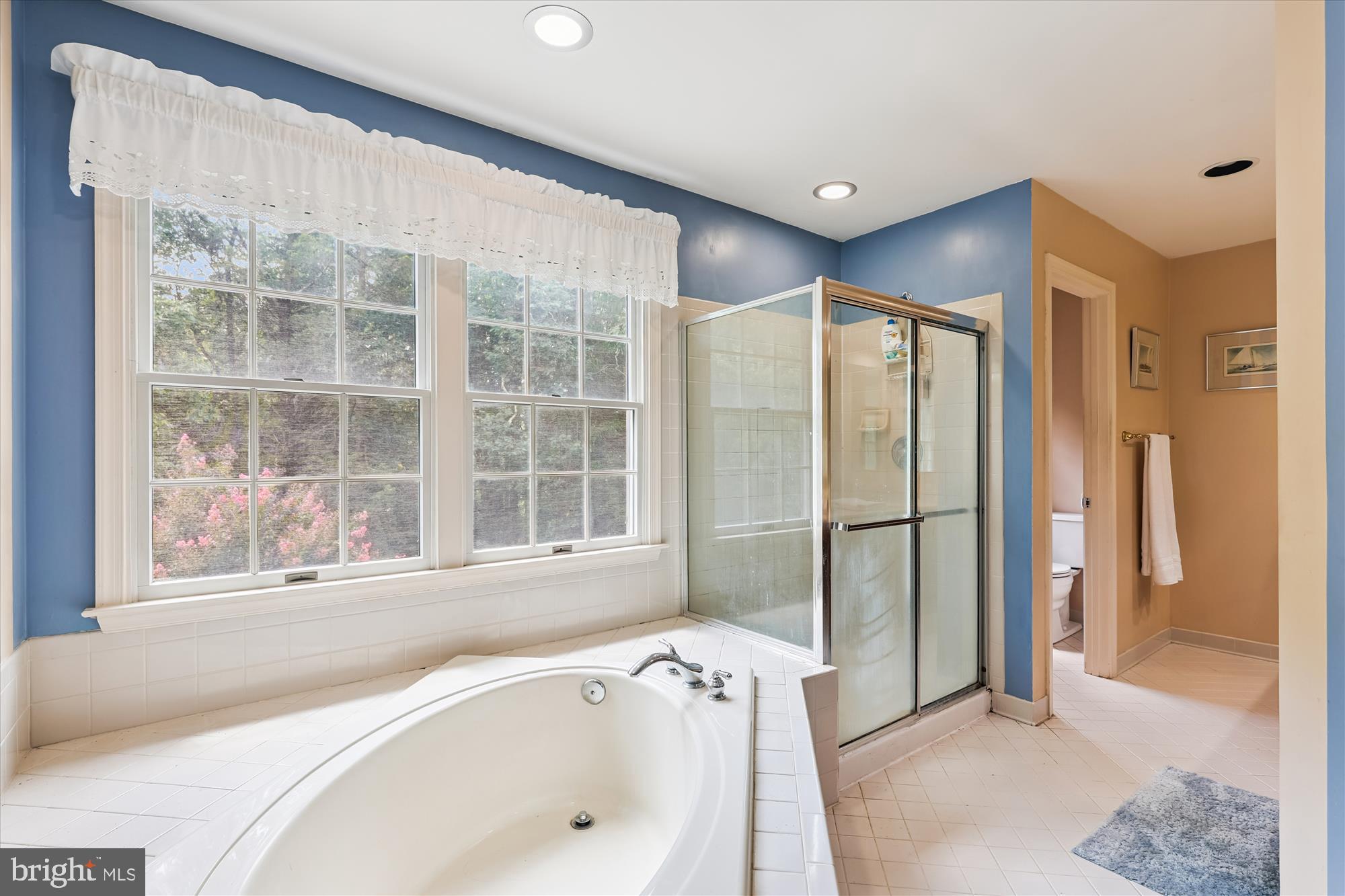 MONROE MANOR - Residential