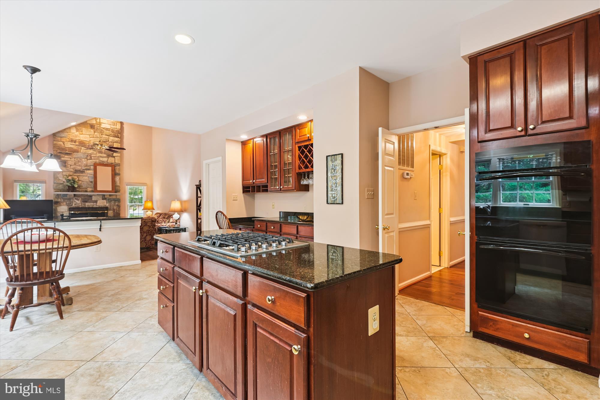 MONROE MANOR - Residential