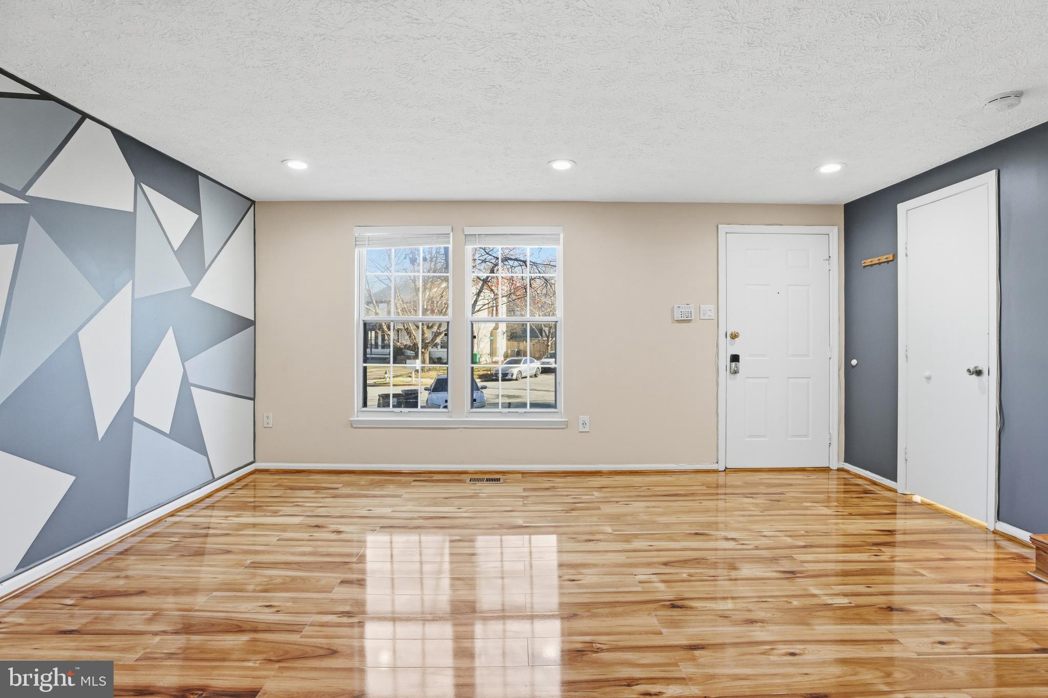 INDIAN CREEK VILLAGE - Residential