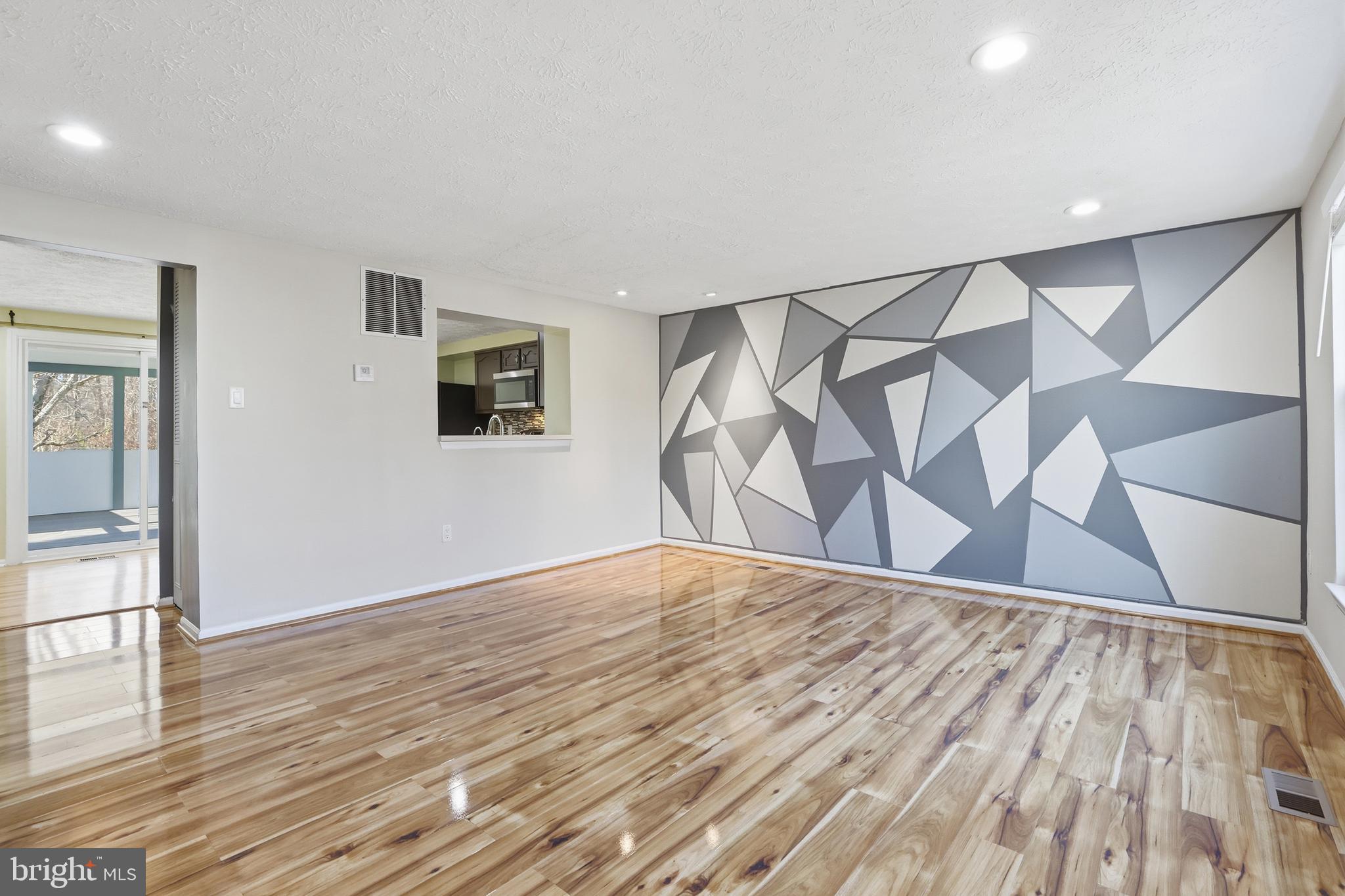 INDIAN CREEK VILLAGE - Residential