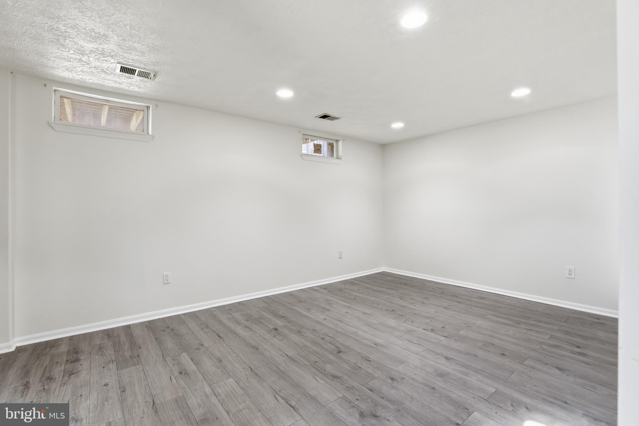 INDIAN CREEK VILLAGE - Residential