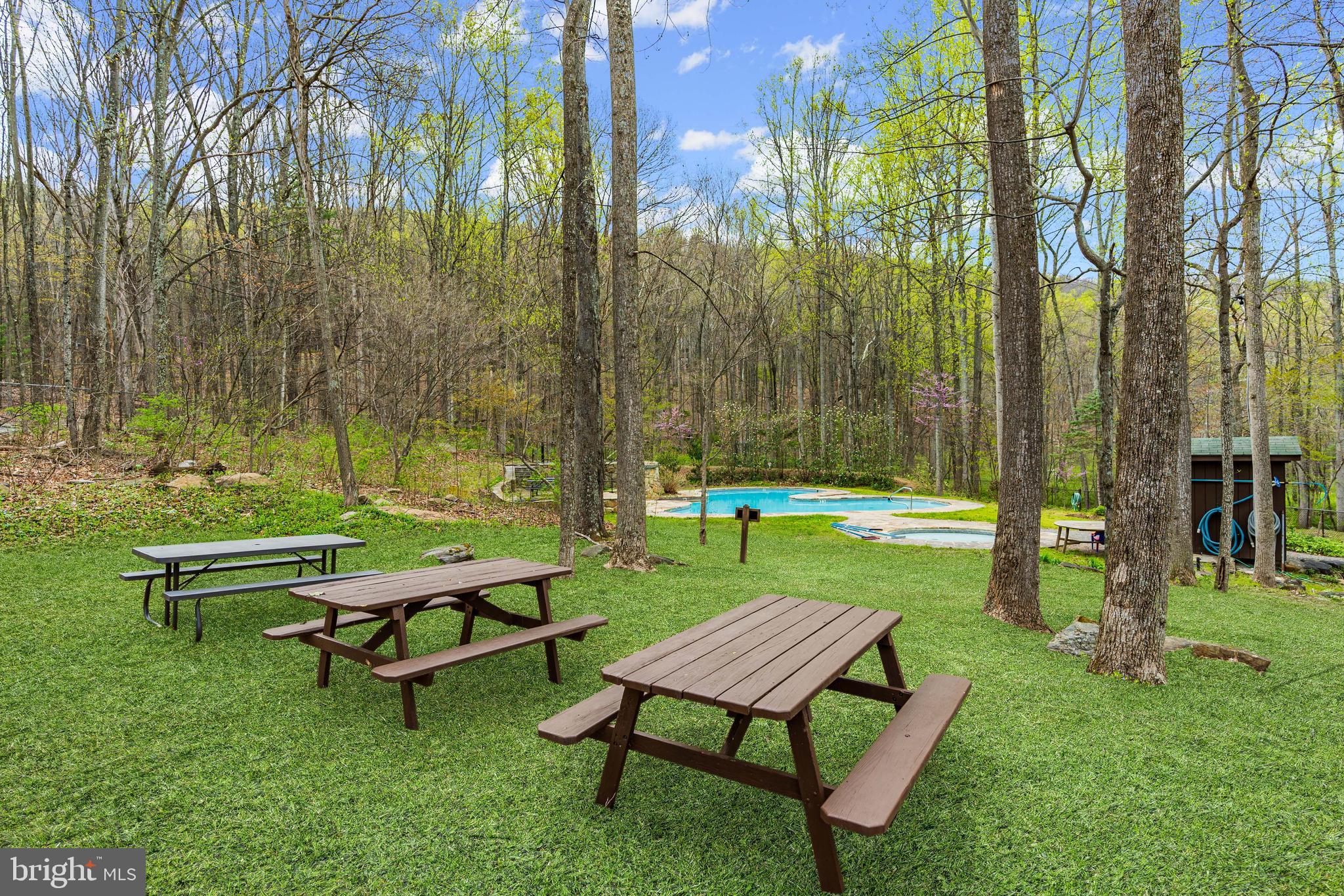 COOLFONT MOUNTAINSIDE - Residential